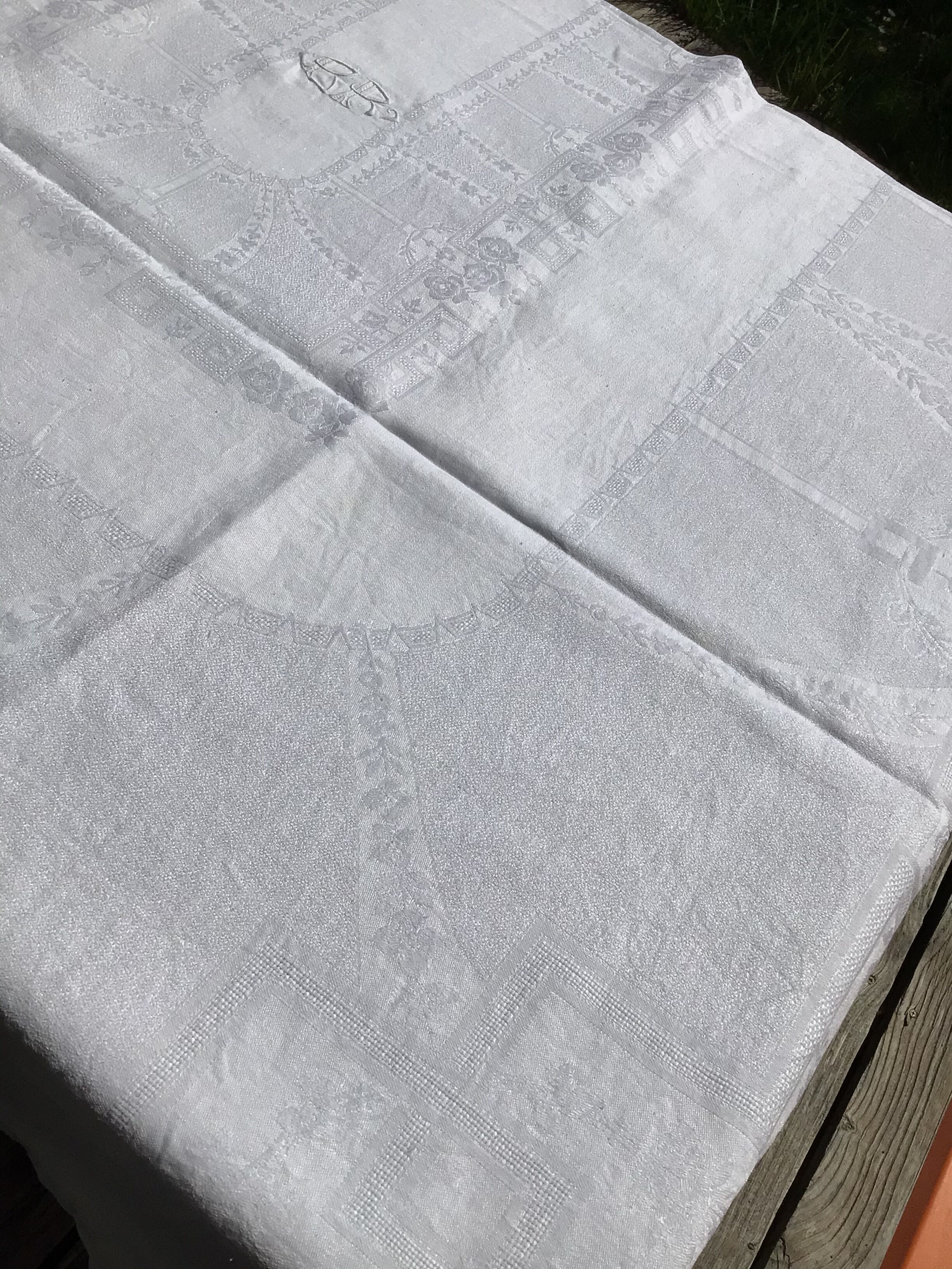 BR embroidered rectangle tablecloth with 12 matching towels.