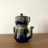Cafetière ancienne en céramique