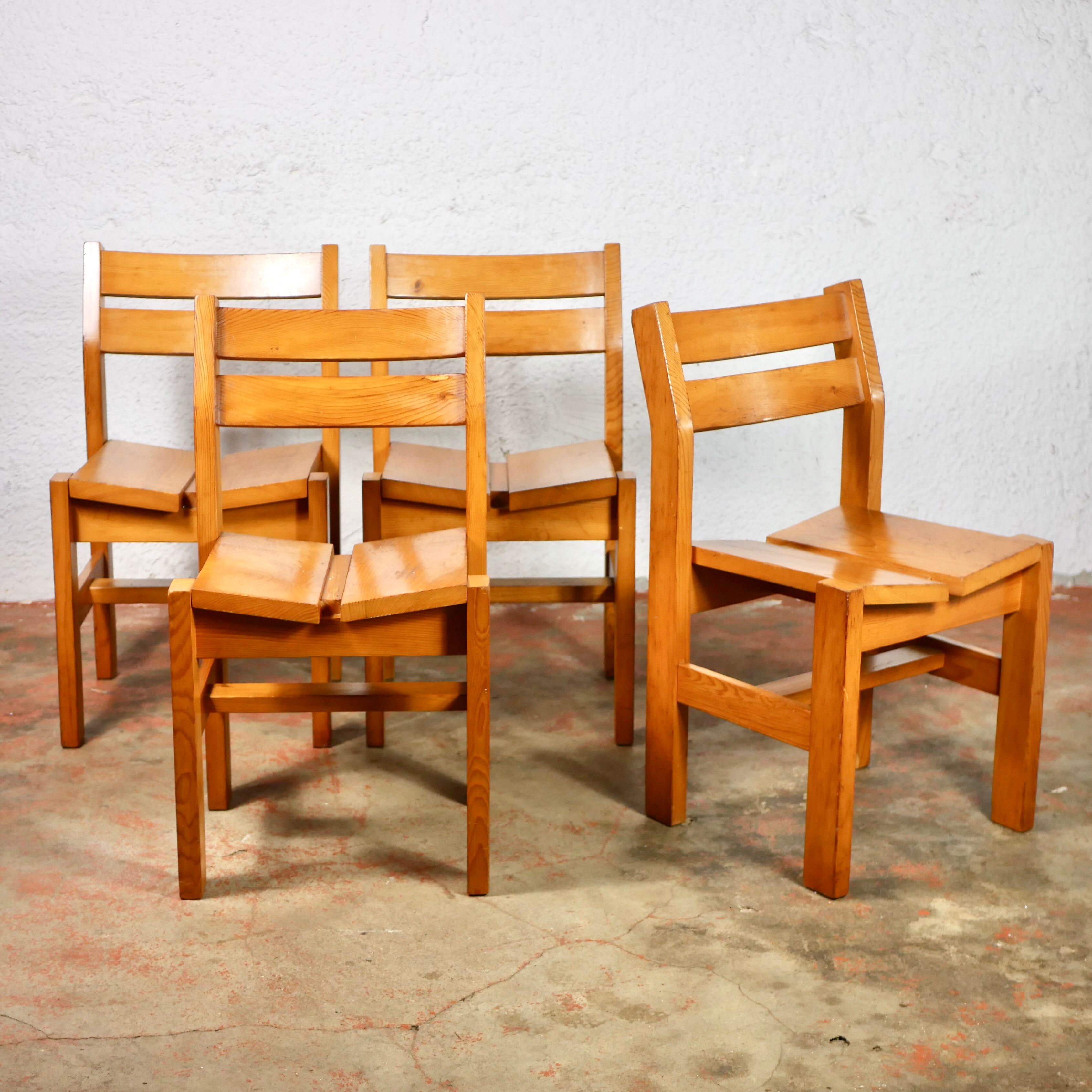 Series of 4 maison regain pine chairs