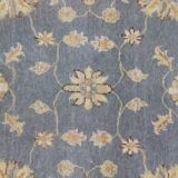 Tapis de couloir en laine grise, motif floral Ziegler fait main