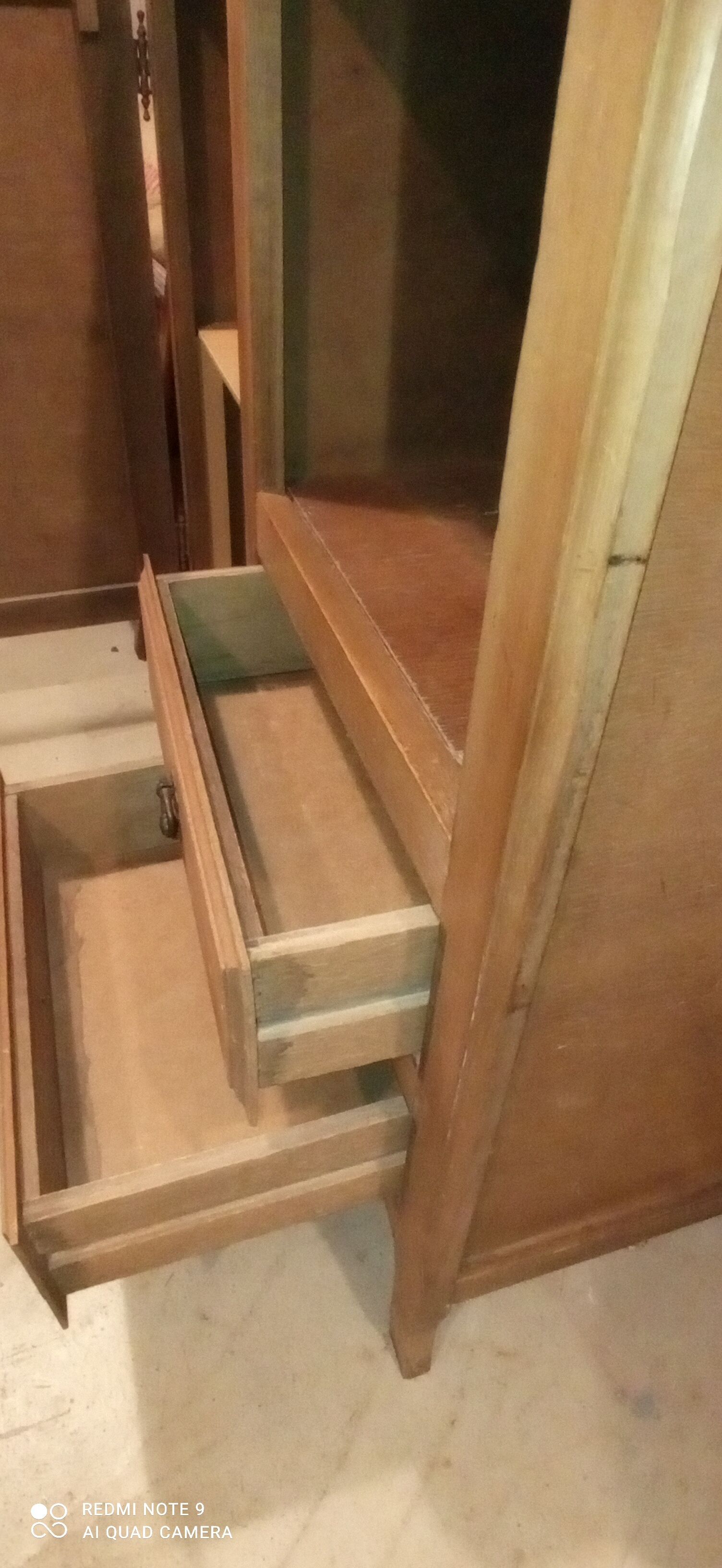 Chest of drawers or entrance furniture