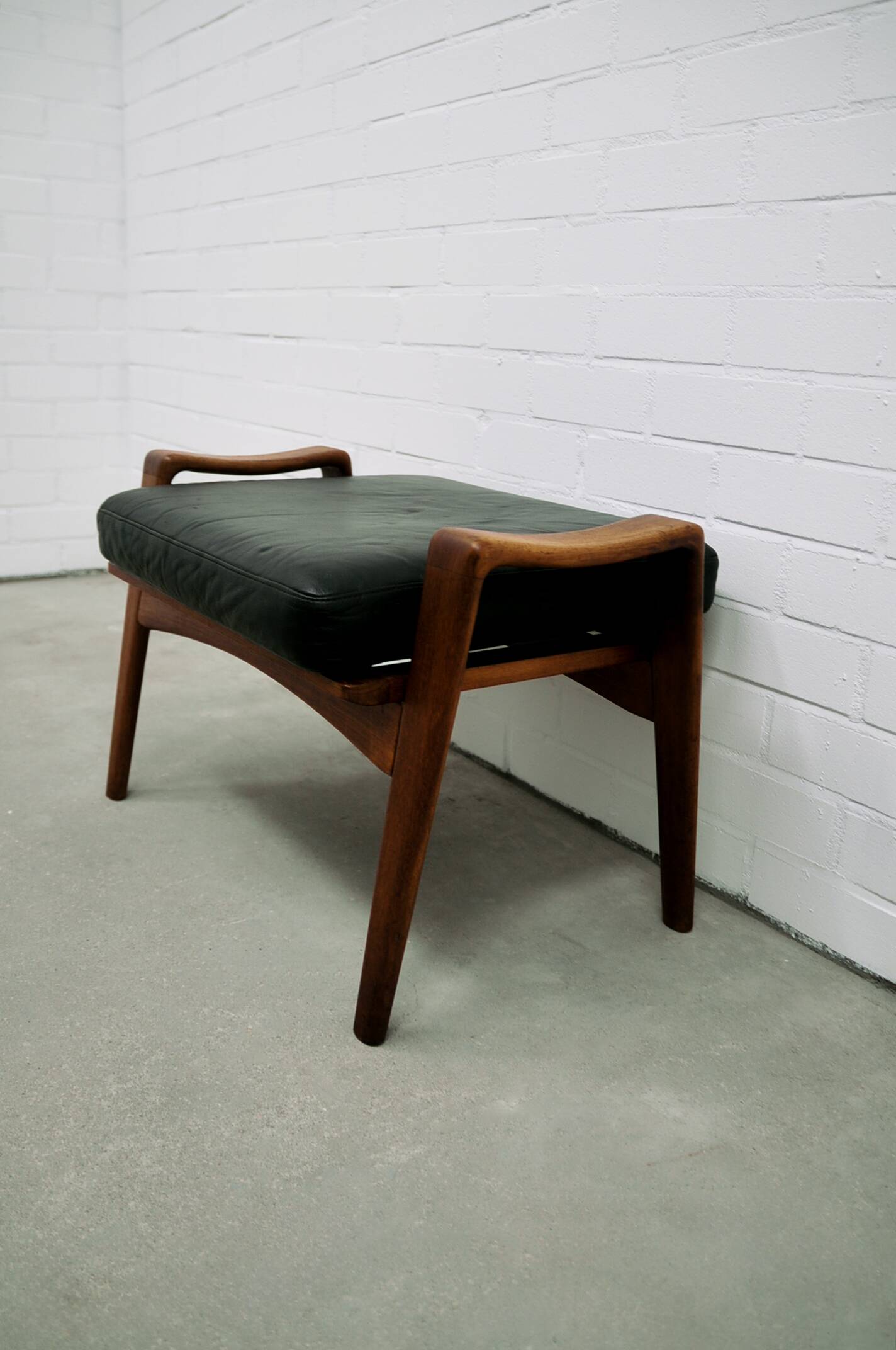 Vintage teak & leather stool arne wahl iversen