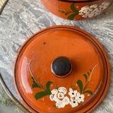 Marmite en terre cuite traditionnelle peinte a la main