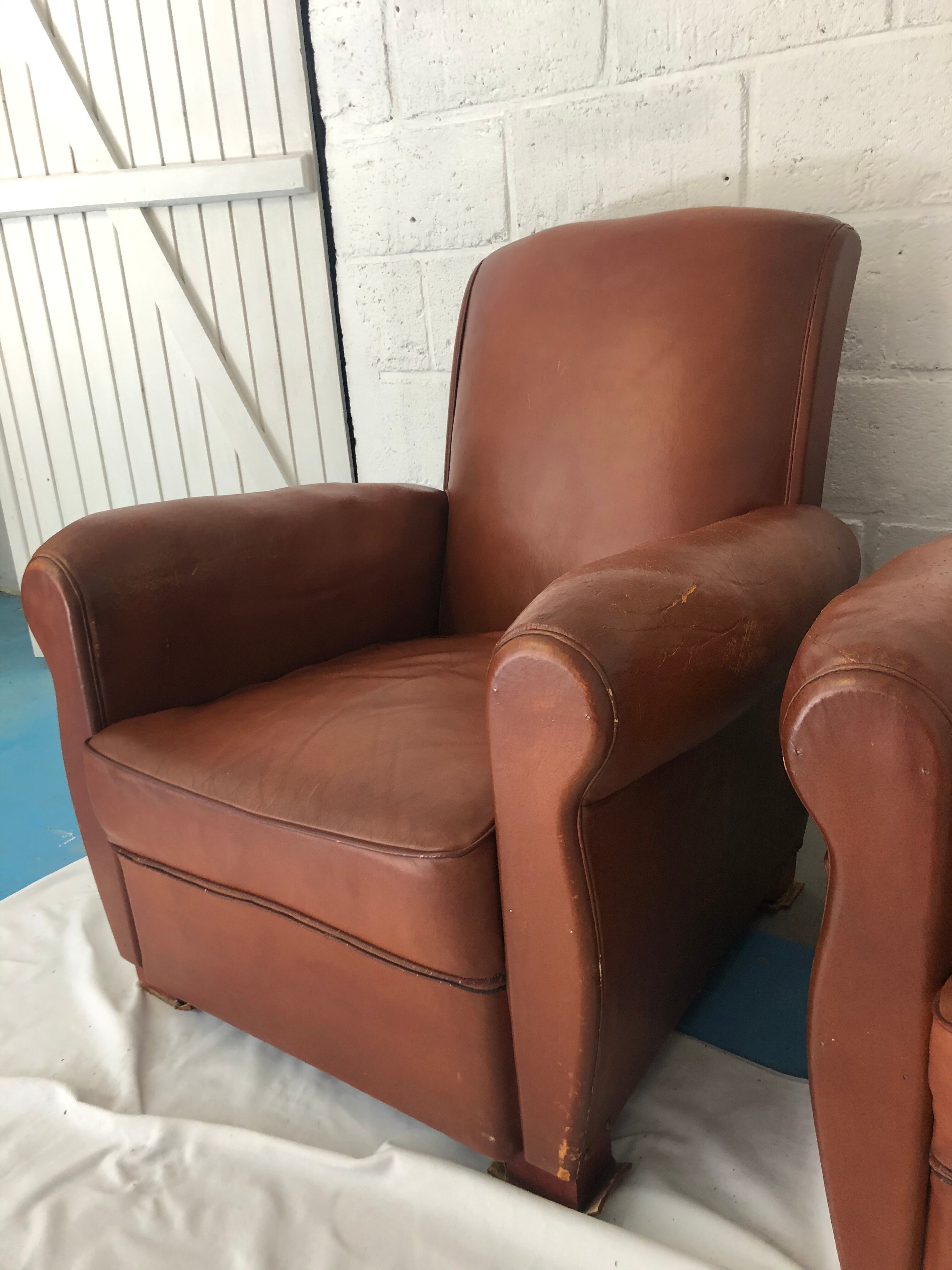 Lot of 2 club chairs "Le Parisien"