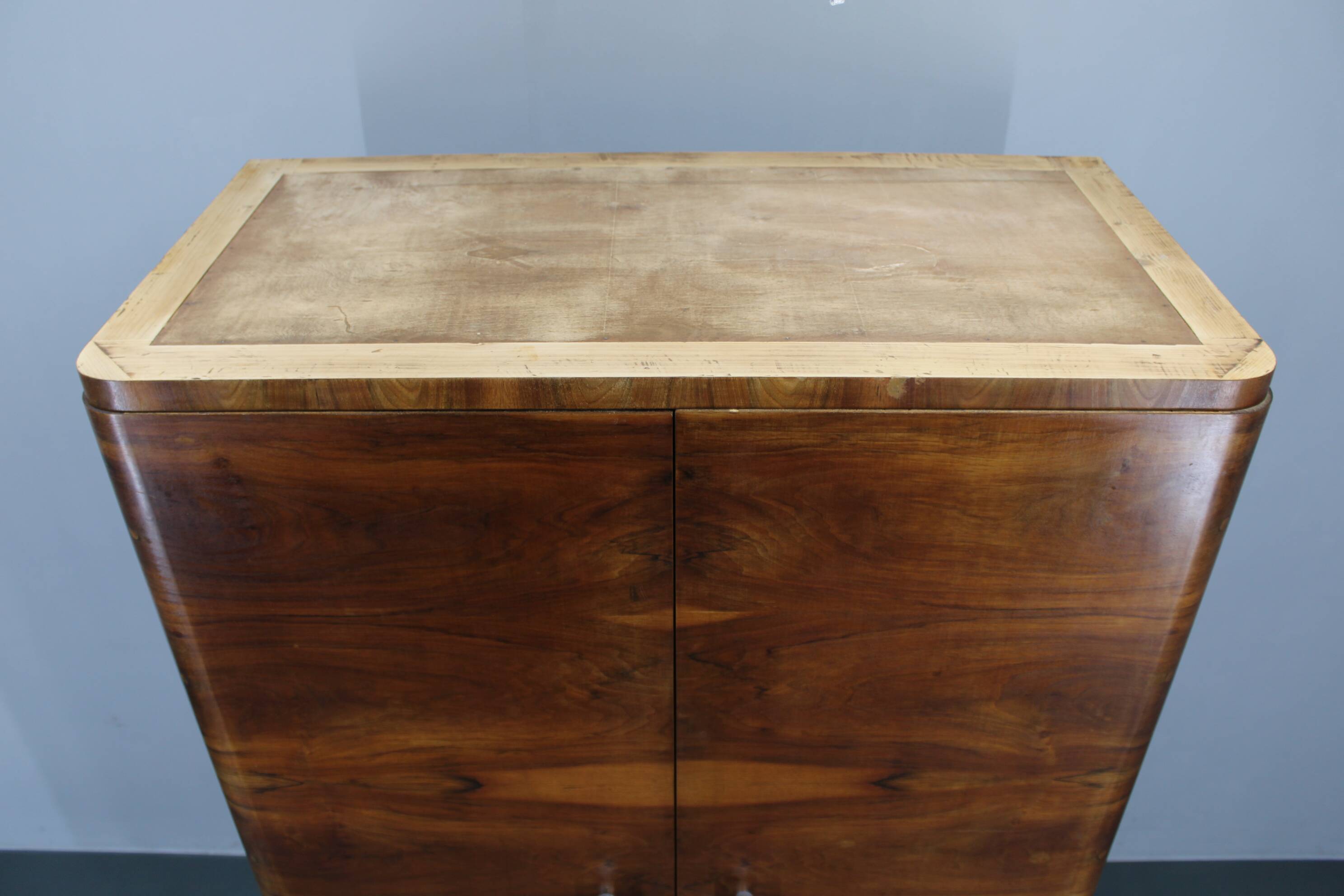 1940s Bauhaus Wardrobe by Hynek Gottwald , Walnut & Beech Veneer, Chrome De