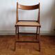 Chaise pliante cannée