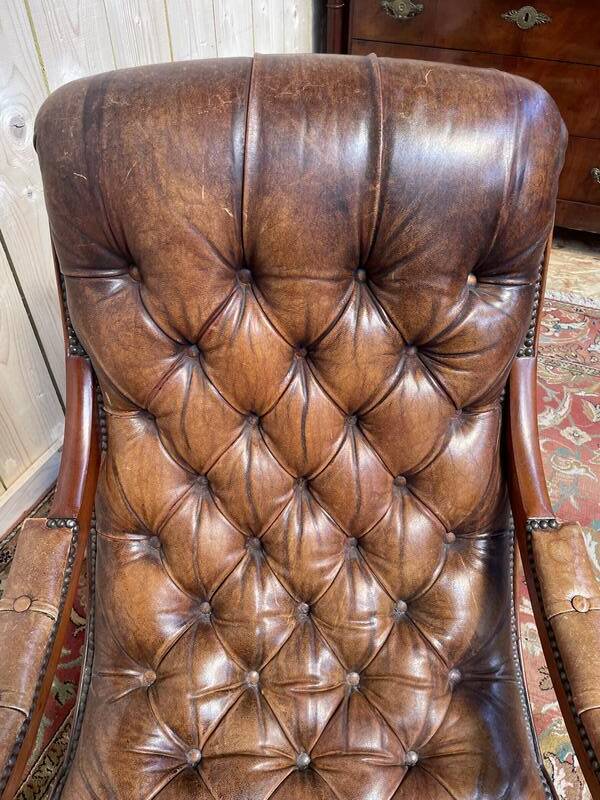 Rocking-chair Chesterfileld en cuir