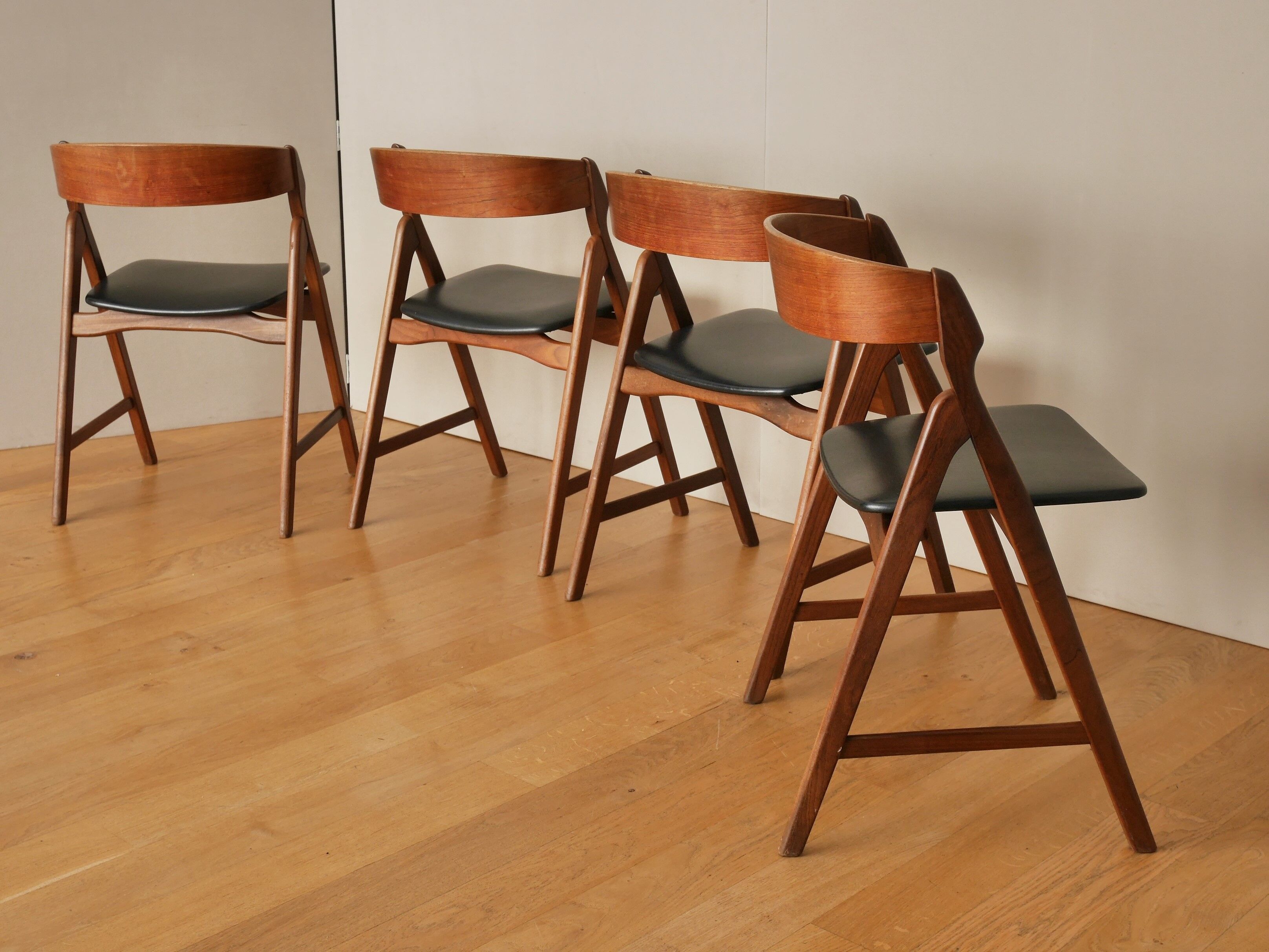 4 chairs Scandinavian Kristiansen teak 60s