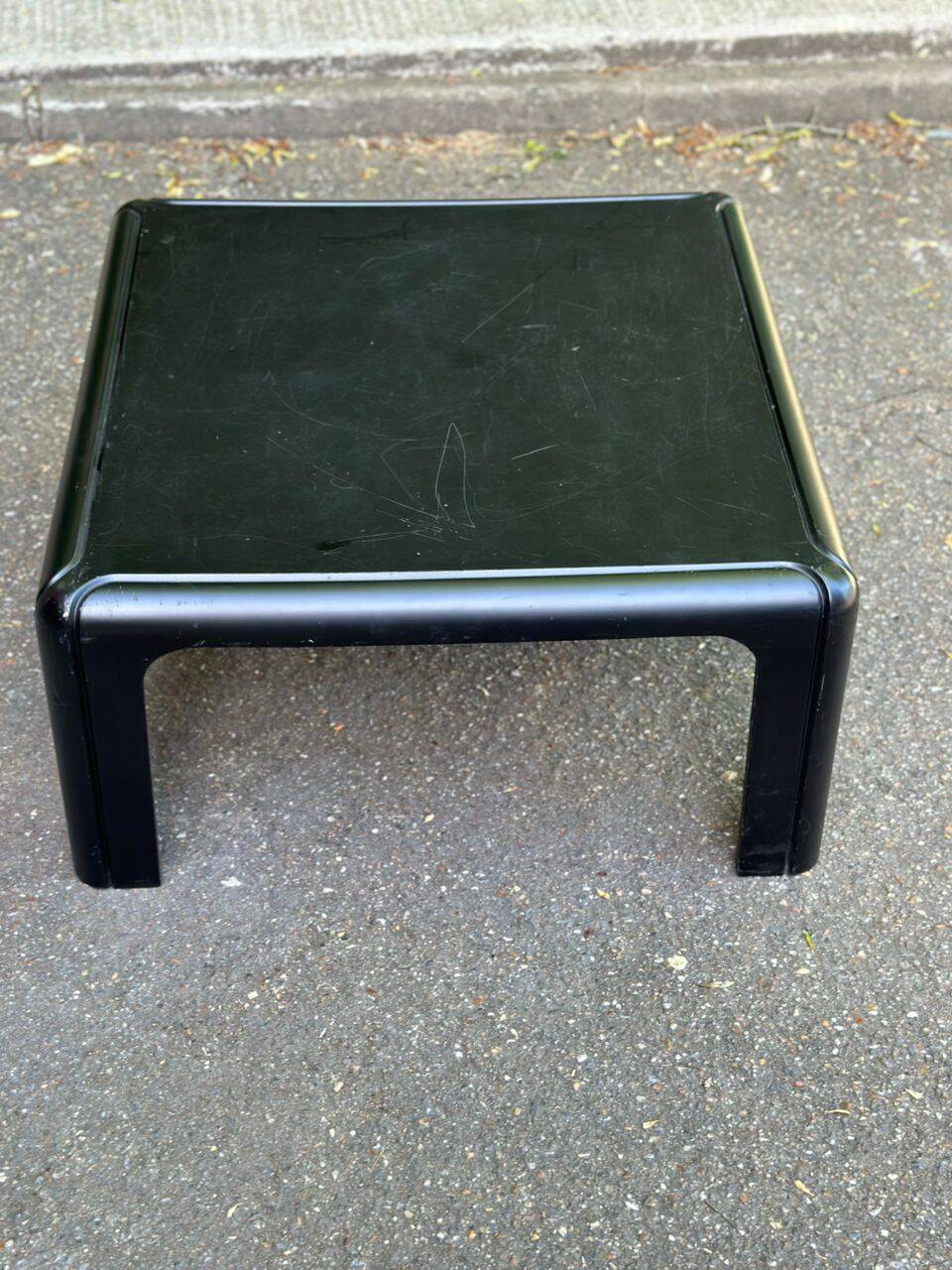 Black square Italian coffee table by Gae Aulenti for Kartell 4894