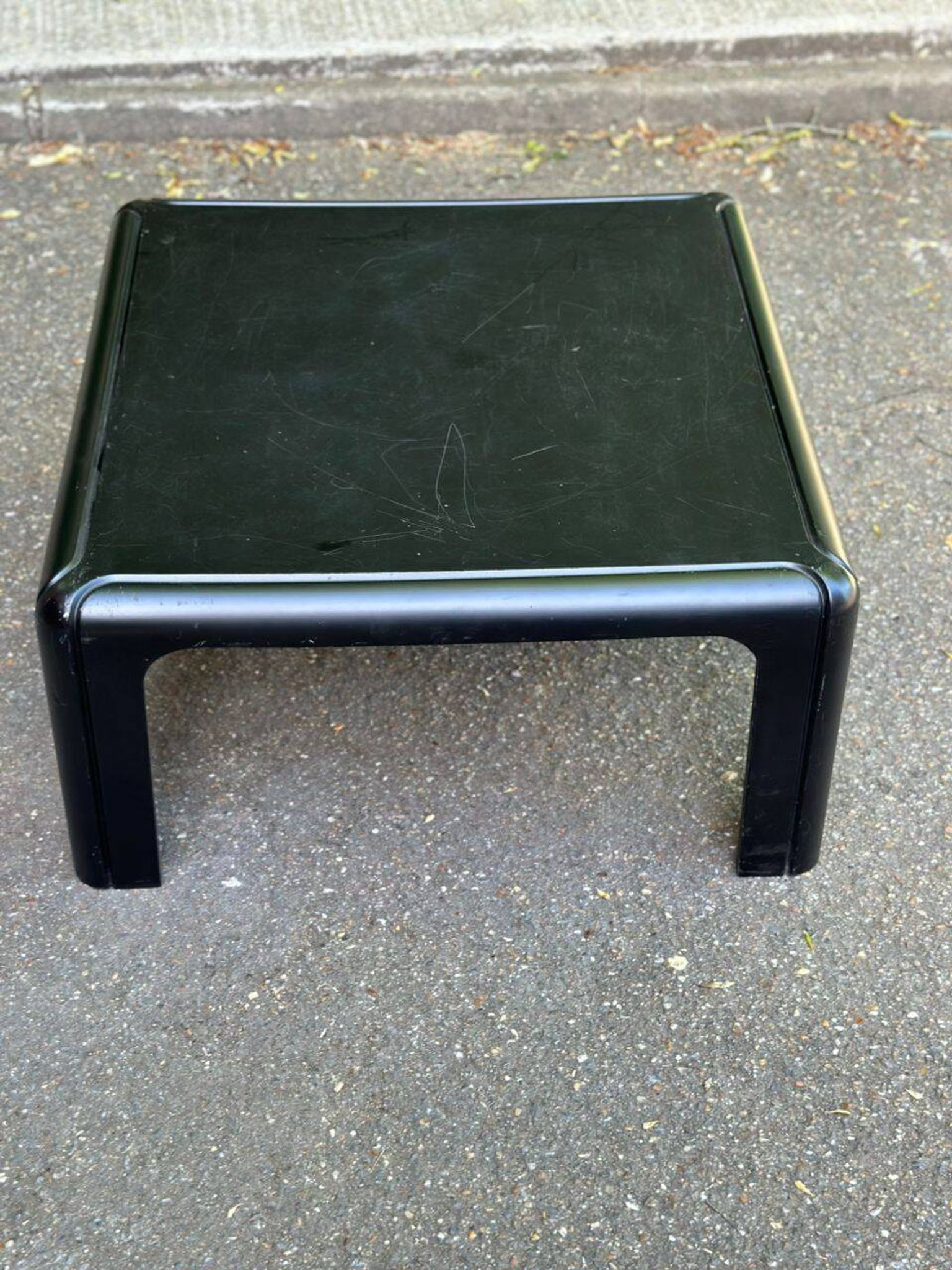 Black square Italian coffee table by Gae Aulenti for Kartell 4894