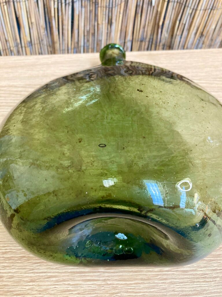 Dame Jeanne, glass canister