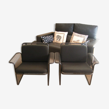 Pair of Italian armchairs in black lacquered metal with cushions from the house Talin