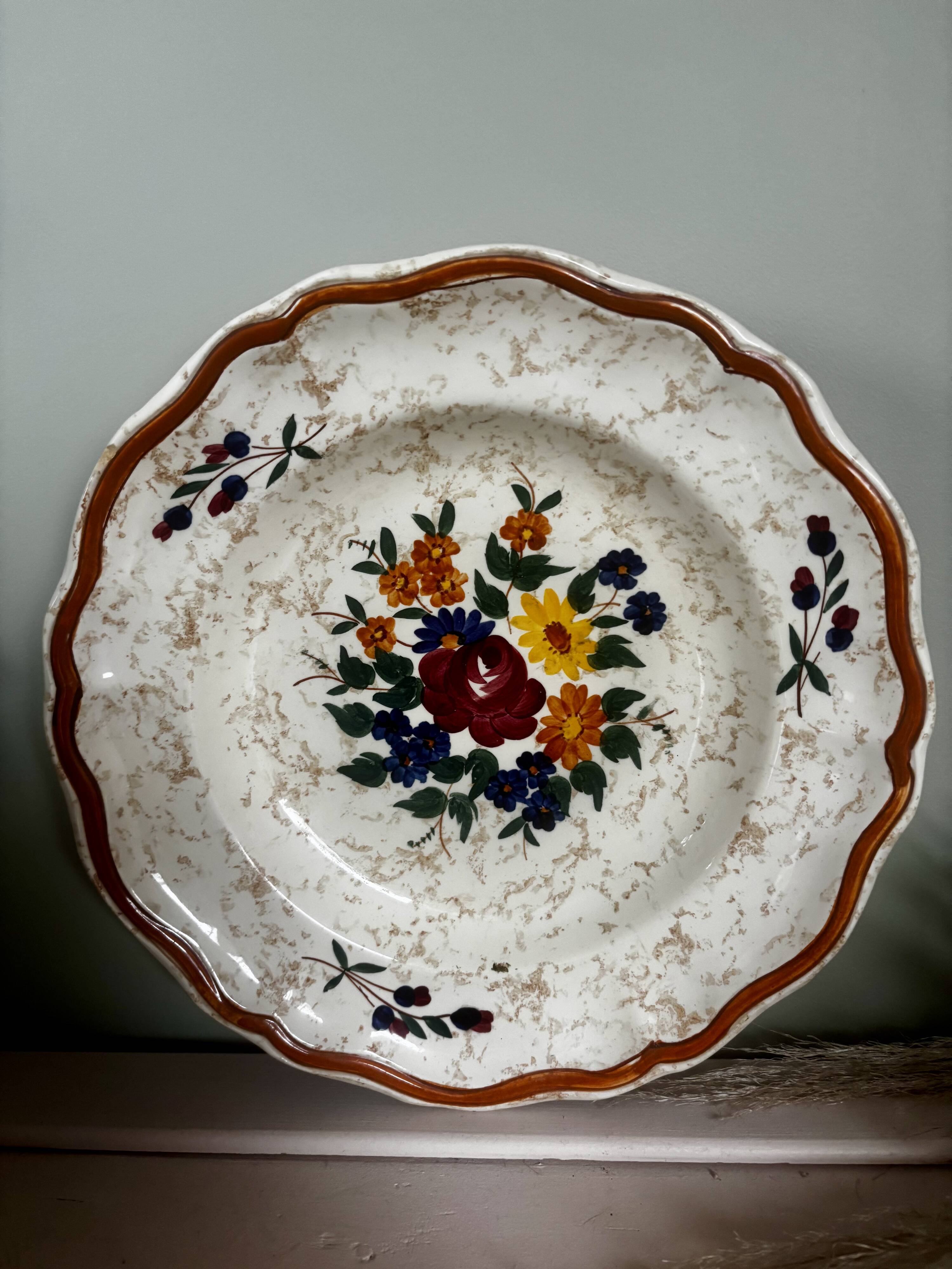 Ancienne assiette creuse Longchamp modèle mistral