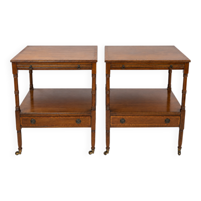 Paire de tables d'appoint anglaises en acajou à tablette coulissante