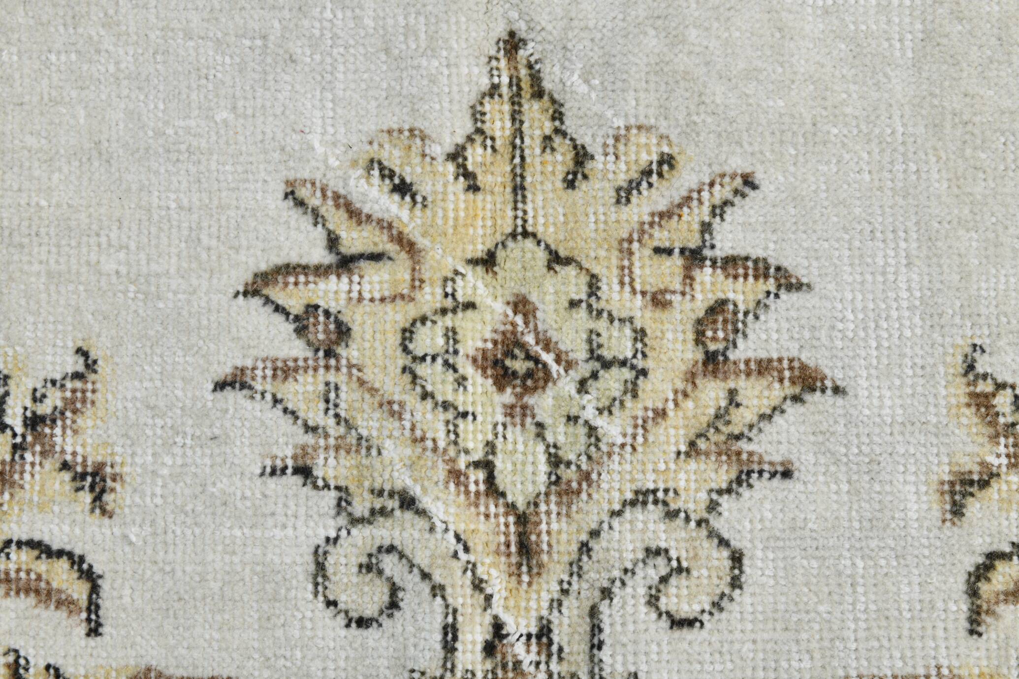 Tapis Persan Vintage Crème Fait Main, Élégance Florale Classique, 194x328