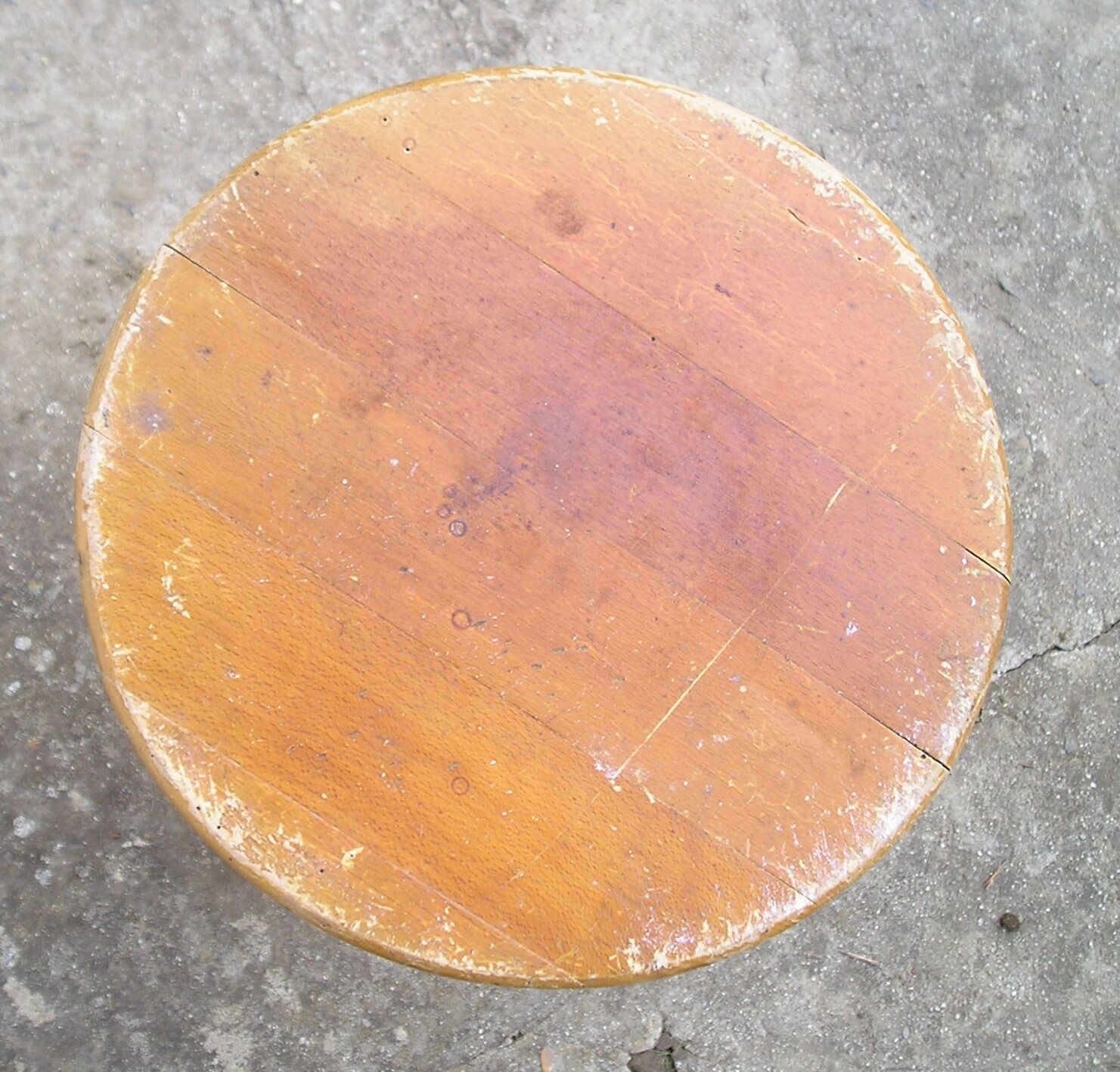 Stool wood 4 feet compass