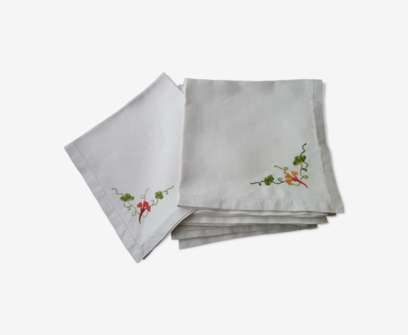 Set de 6 serviettes de table en lin blanc broderies dans un angle  50 x 53 cm