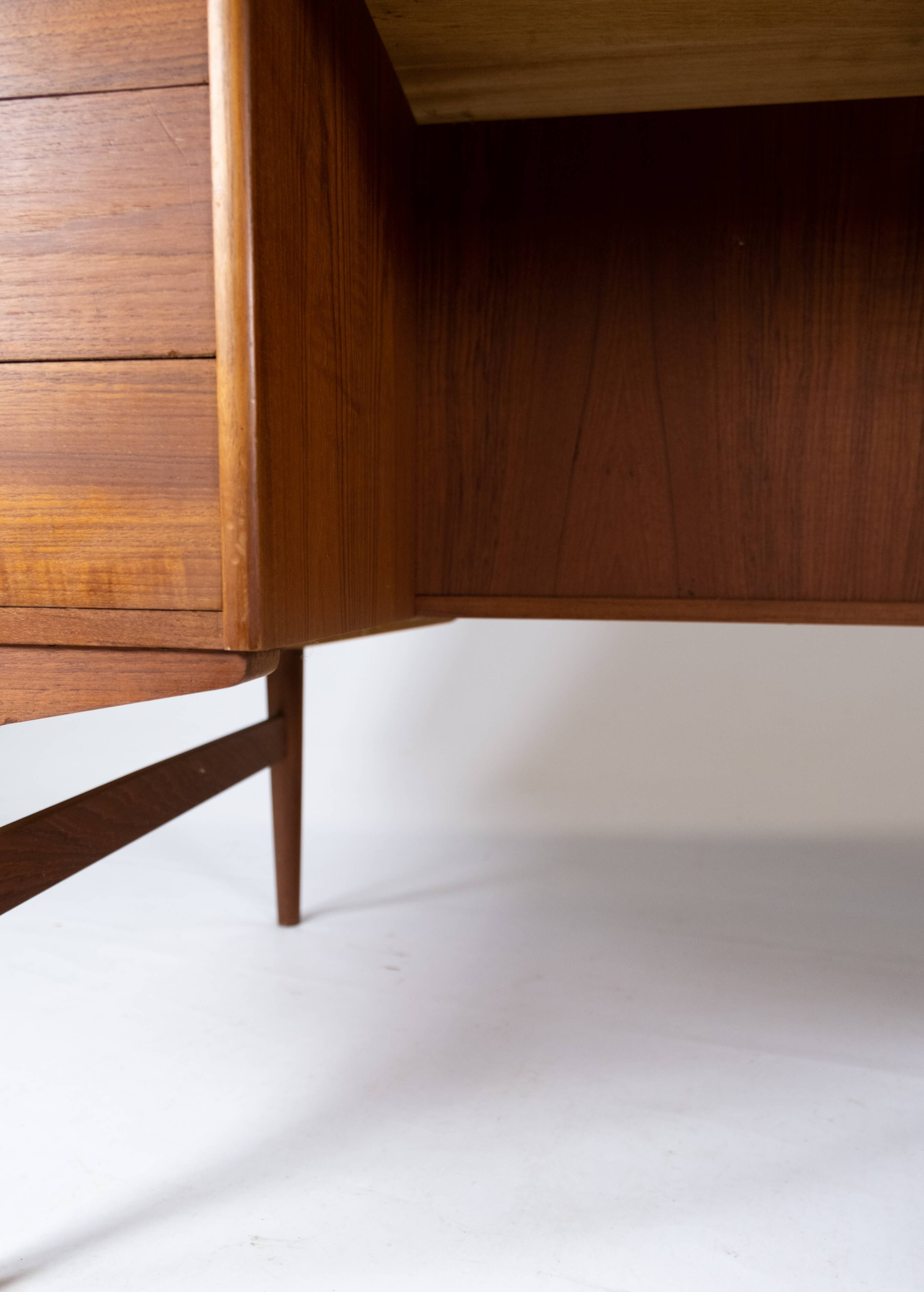 Bureau en teck de design danois des années 1960