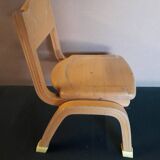 Early childhood chair in plywood.