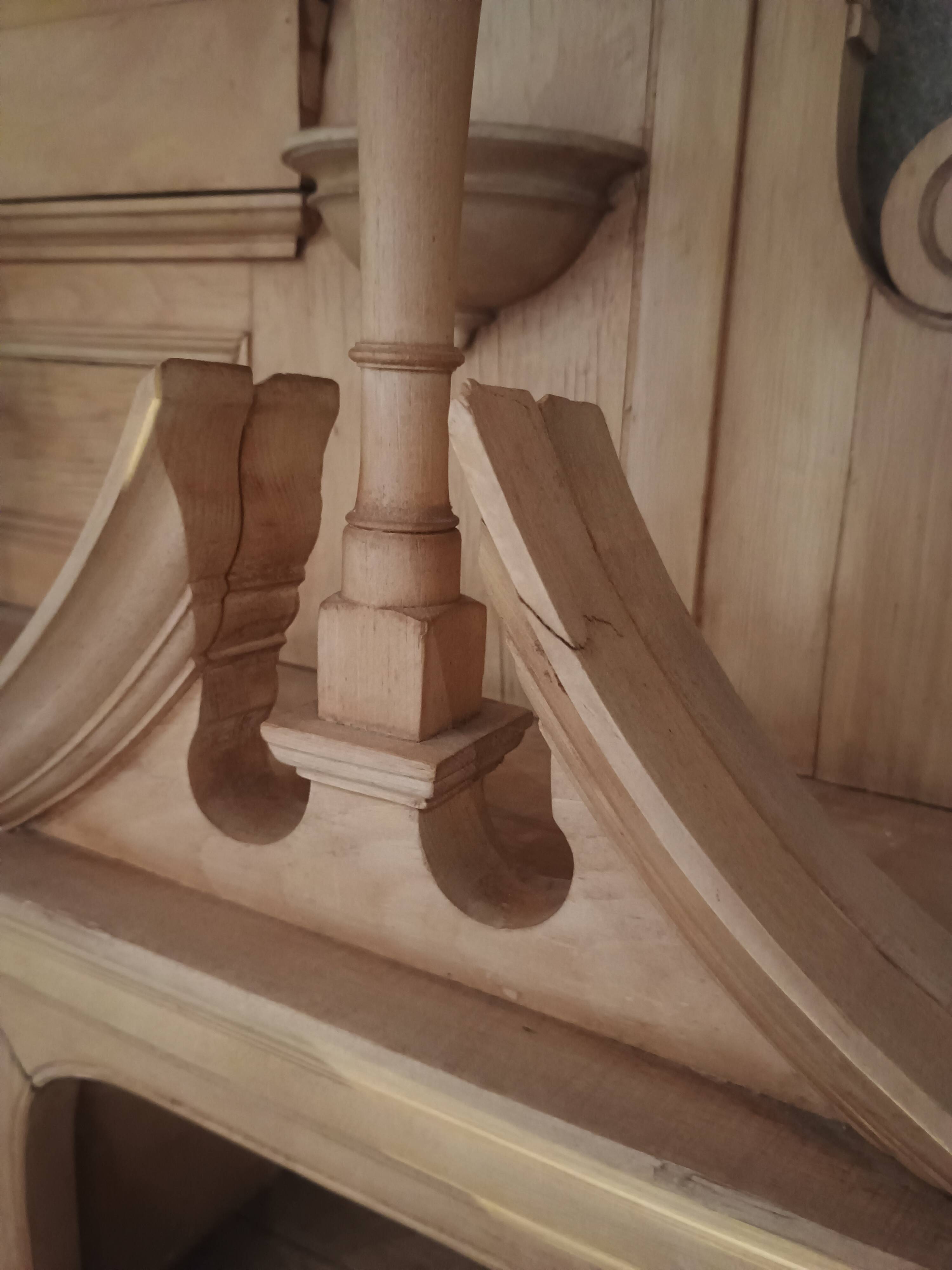 meuble haut de corps d'ornement