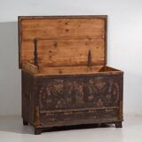 Antique wedding chest with raised plant decoration (circa 1820)
