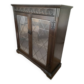 Display cabinet with shelves