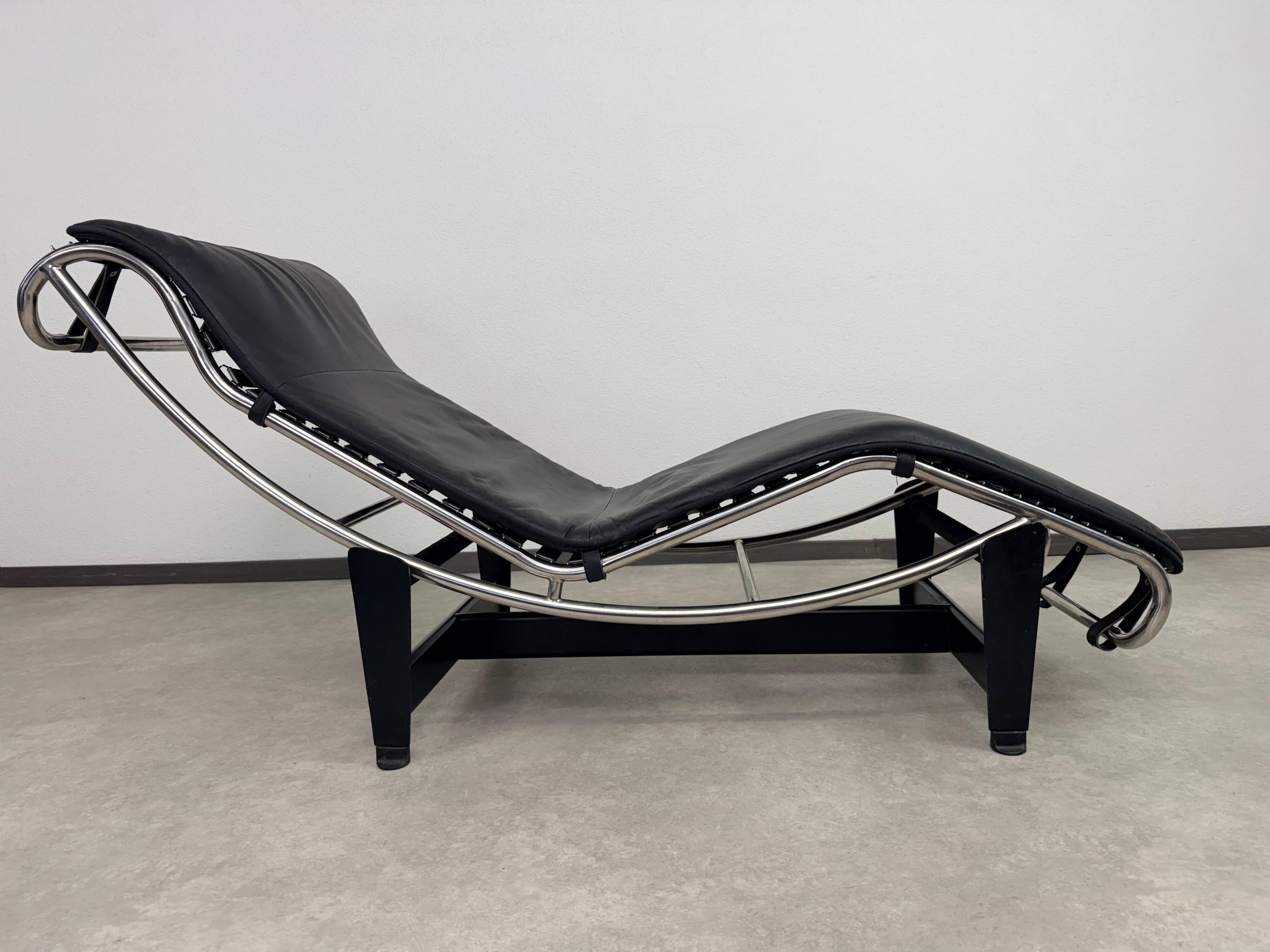 Vintage LC4 Chaise Longue by Le Corbusier in black leather