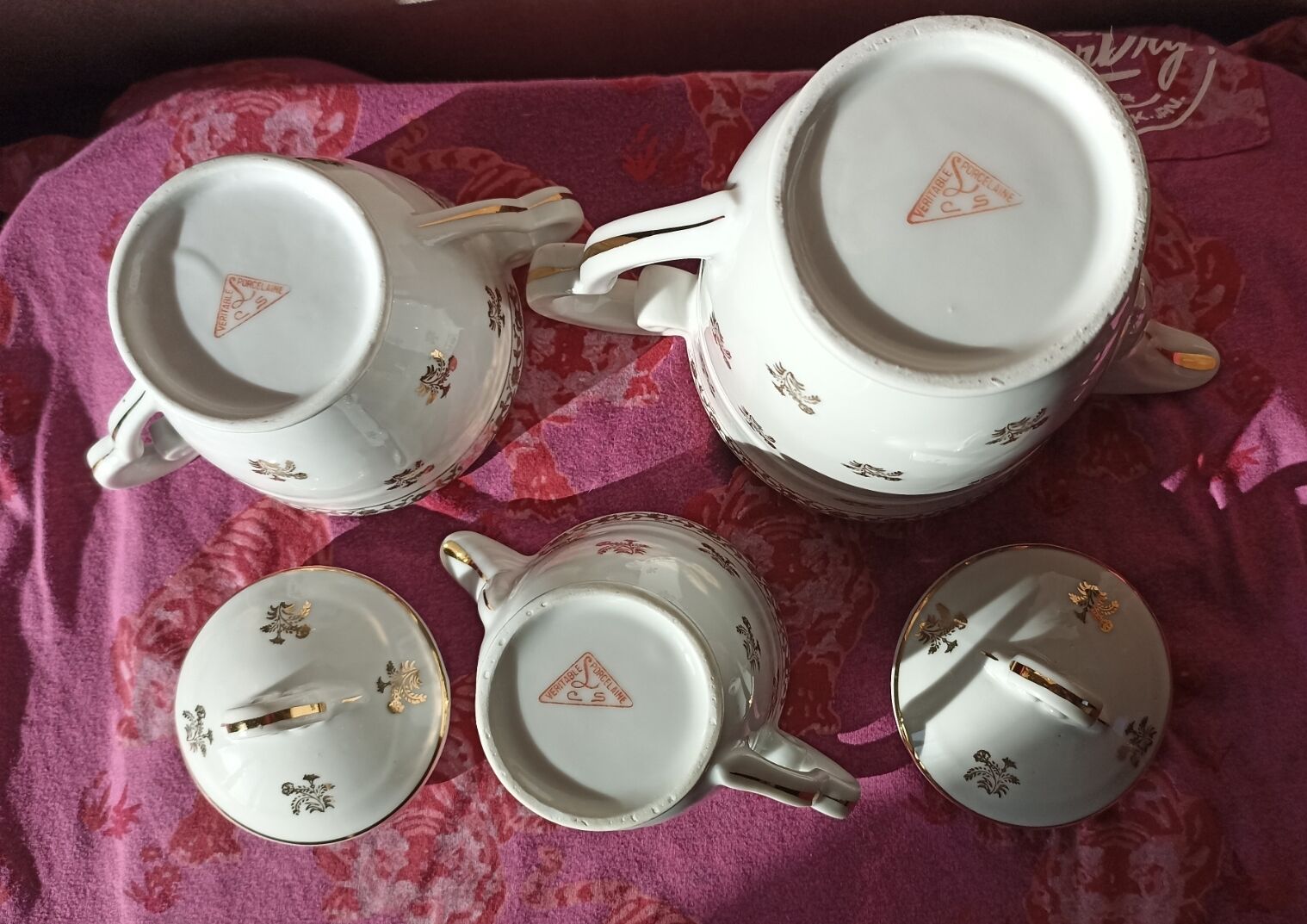 Coffee Serving Head - LCS - Roses, Carnations and Thistles