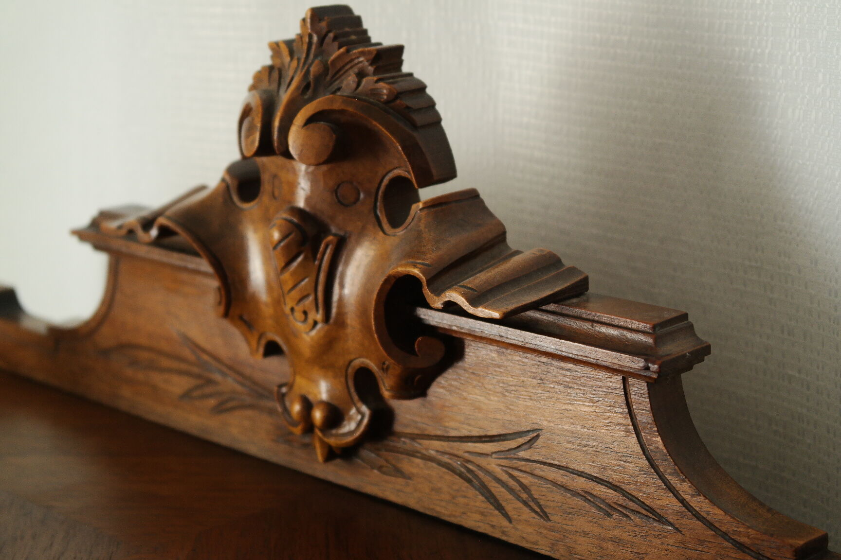 Louis XVI style music cabinet in walnut, 20th century.