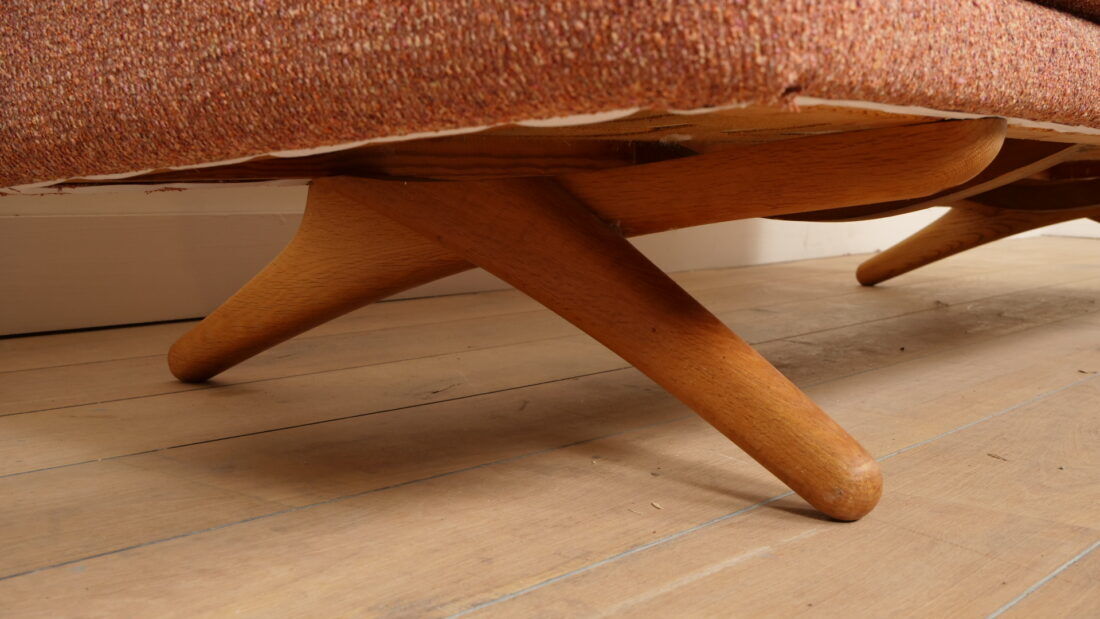 Vintage sofa | 3-seater | ML-90 | pink | reupholstered