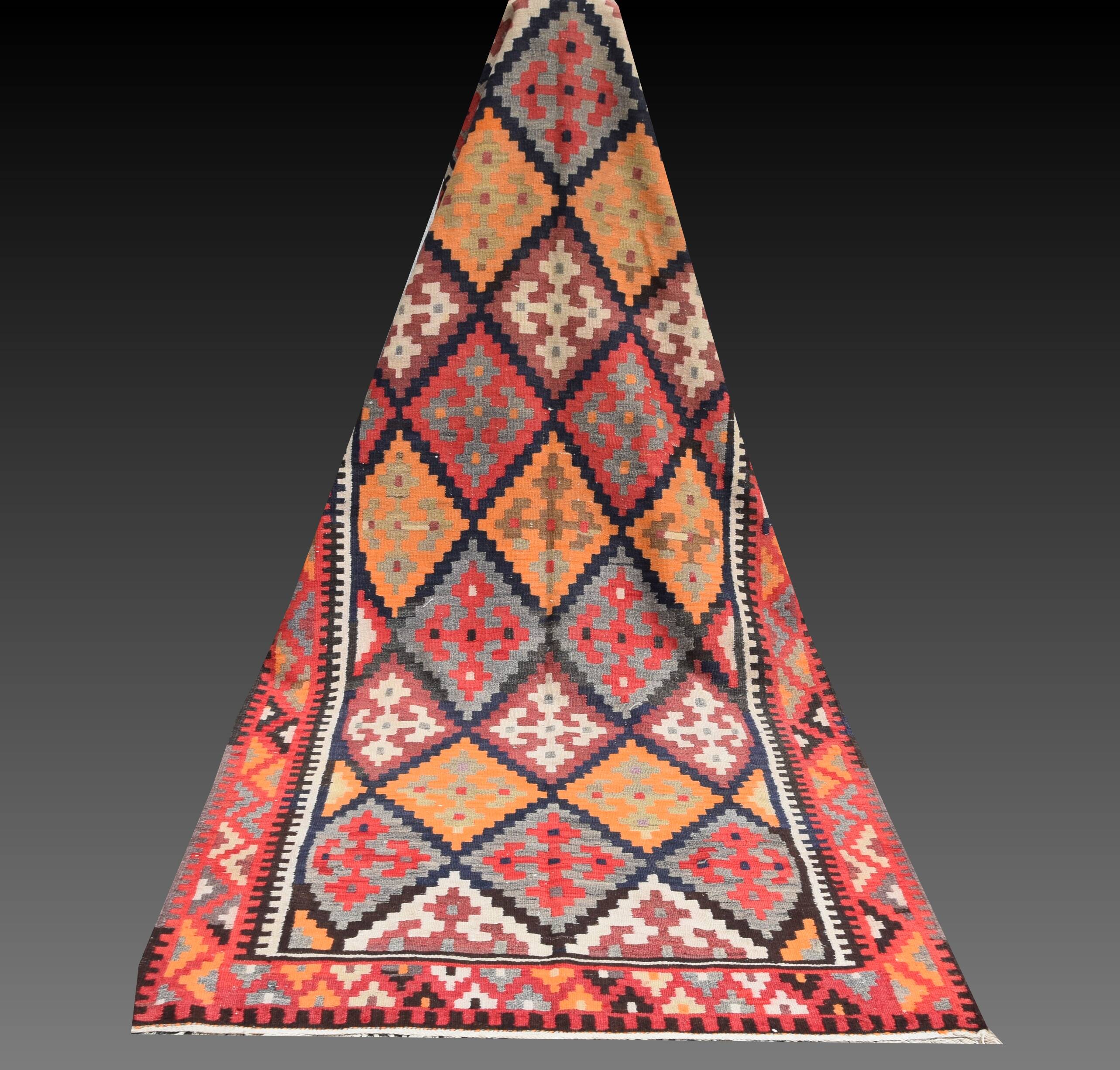 Tapis Kilim Gashgaï Iran : 310 x 1.23 Mètres- Galerie Sardje
