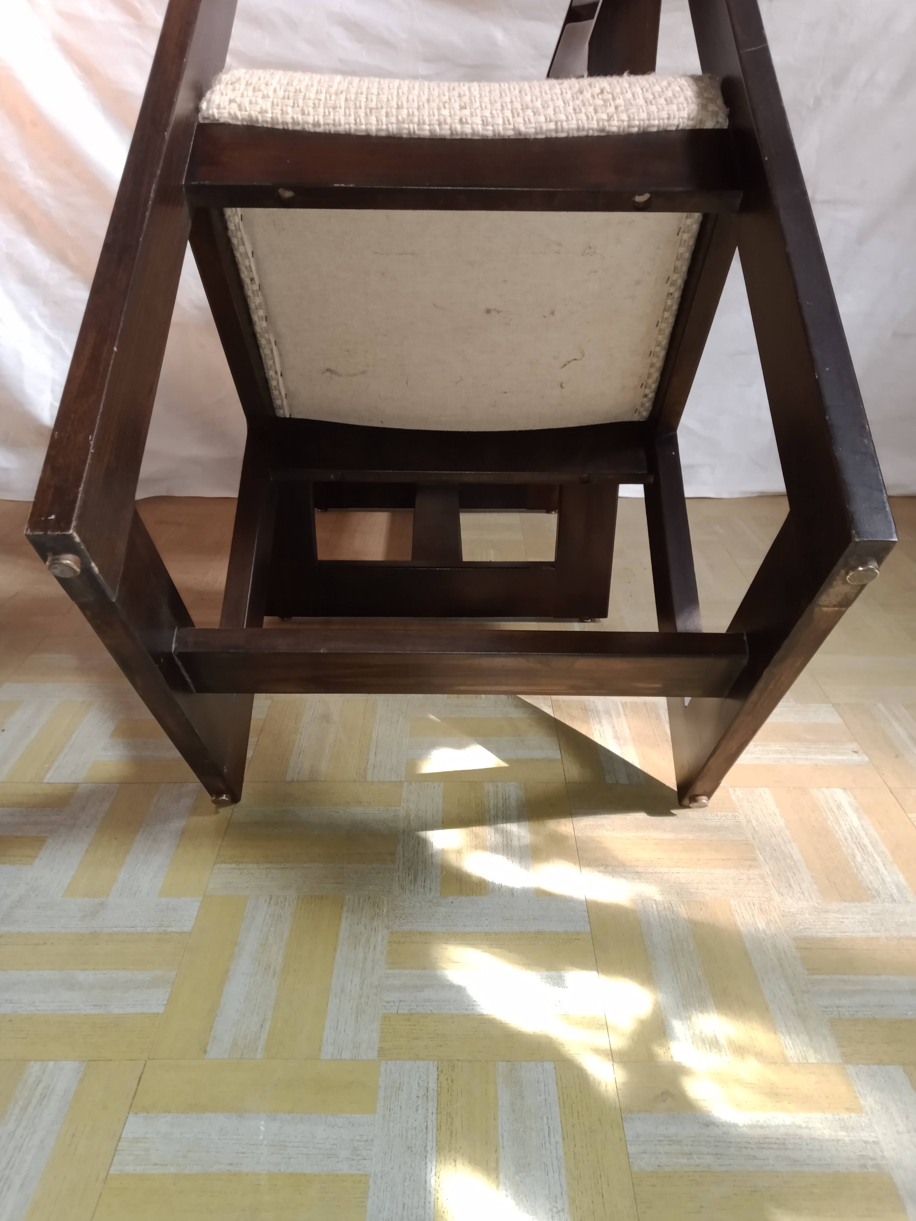 4 chairs house regain