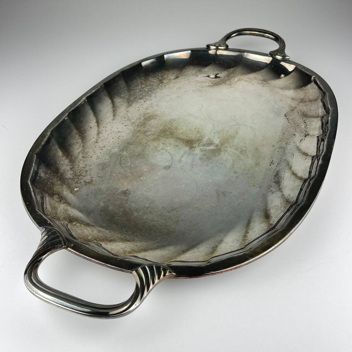 Large silver-plated platter by Ricci Alessandria, 1960s.