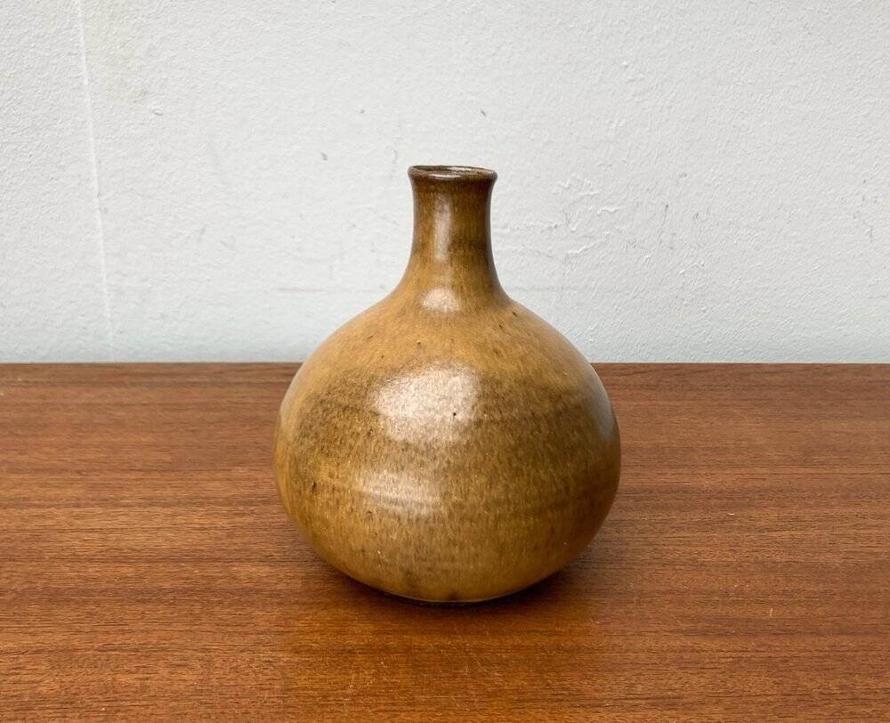 Mid-century German studio pottery vase by Janne Reckert-Cordua, Sylt Keramik, 1960s.