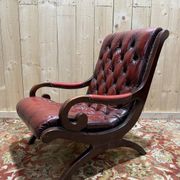 Chesterfield English Slipper Armchair in tufted leather