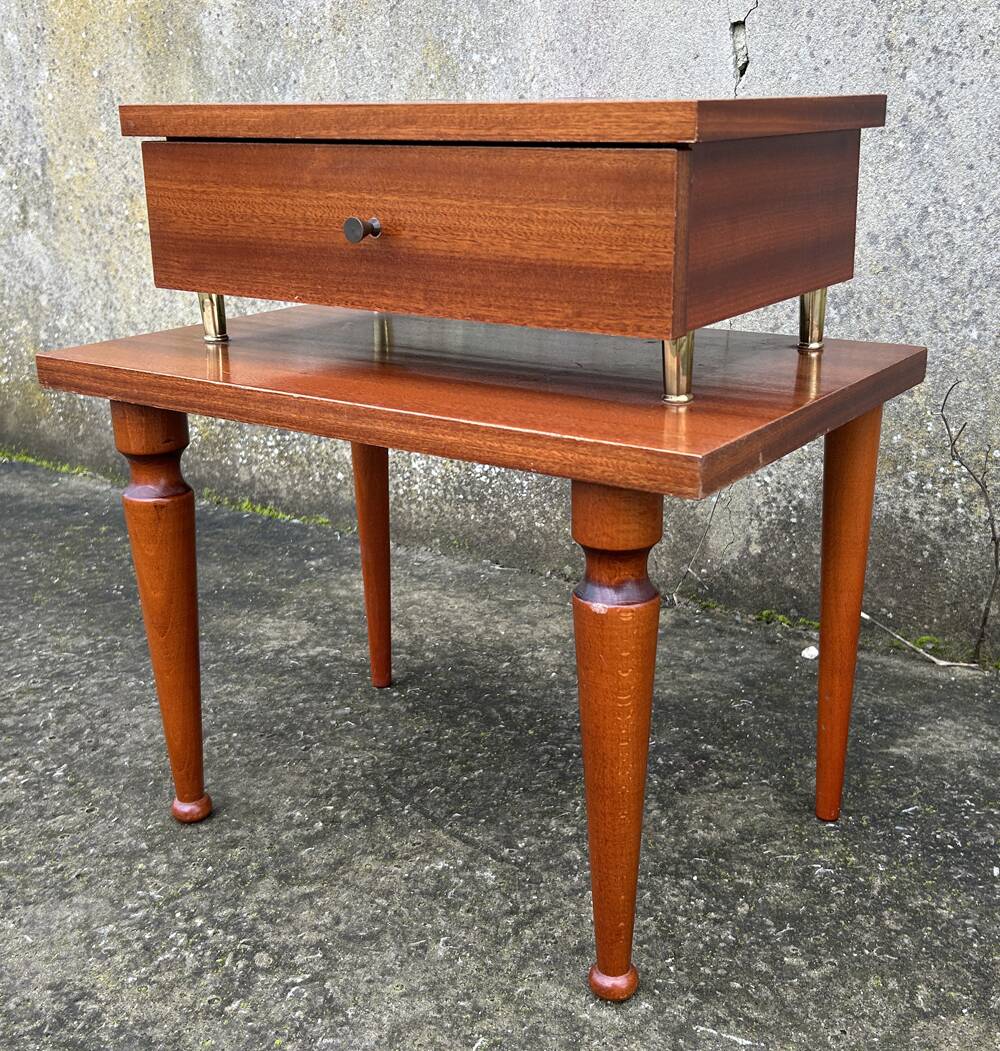 Petite table de nuit bois vernis, années 50.