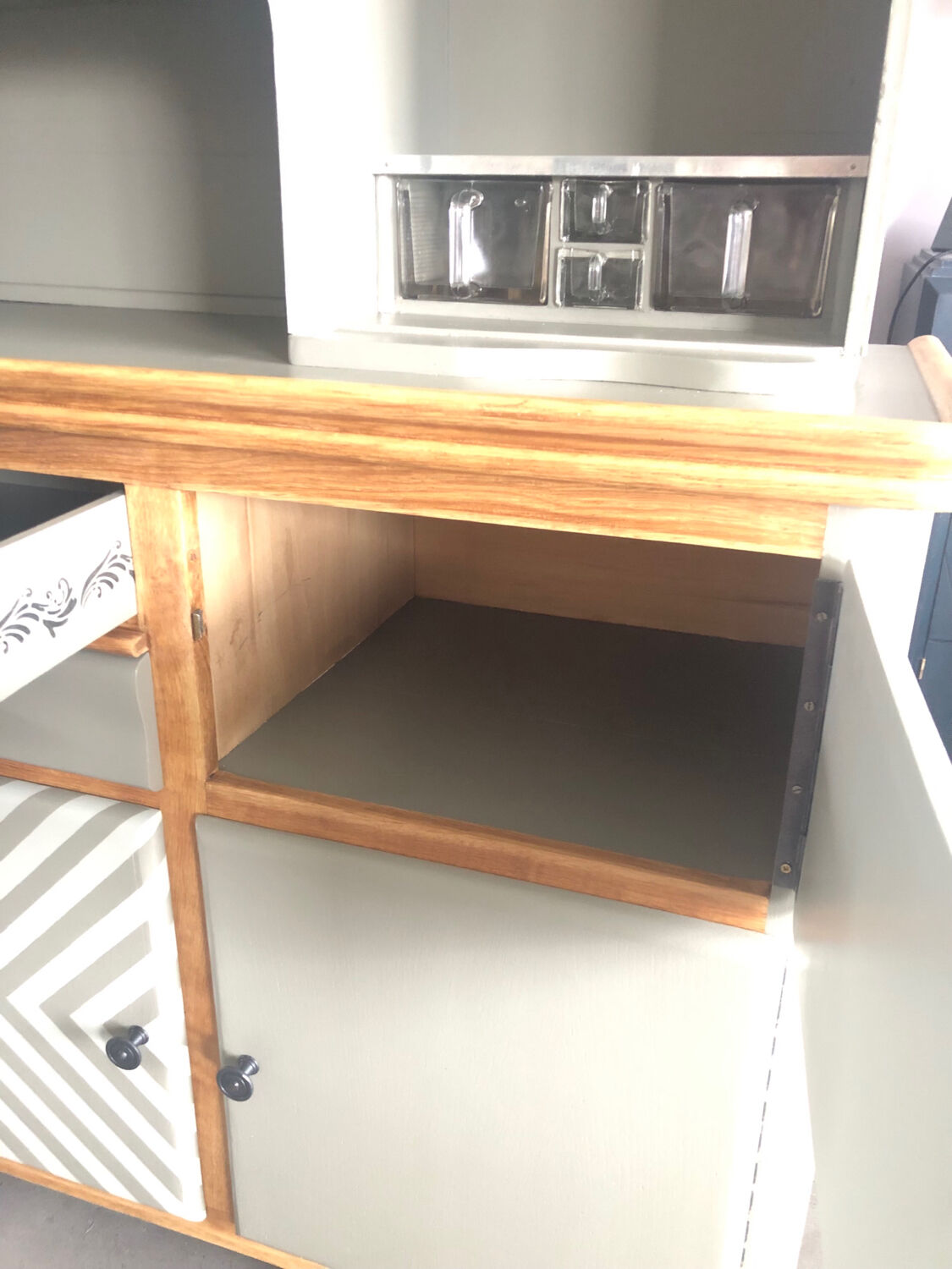 Buffet mado restyled