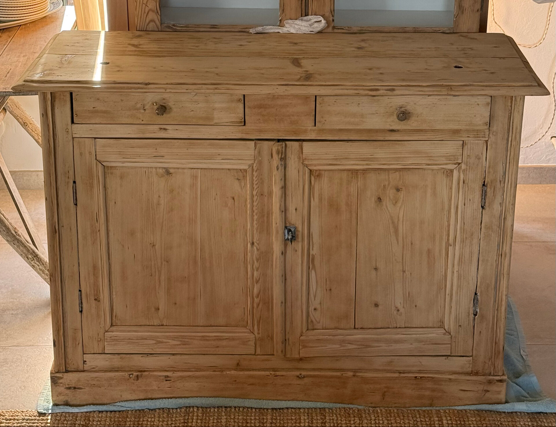 Buffet parisien en bois clair