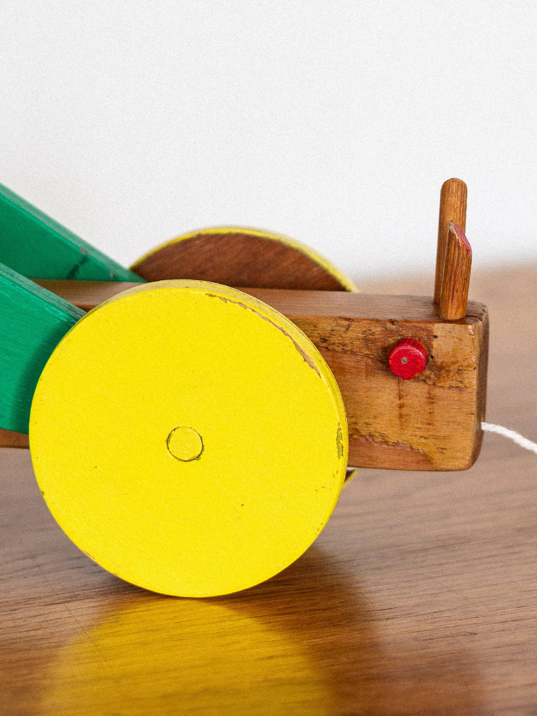 Grasshopper-shaped toy on wheels - 1950s/60s