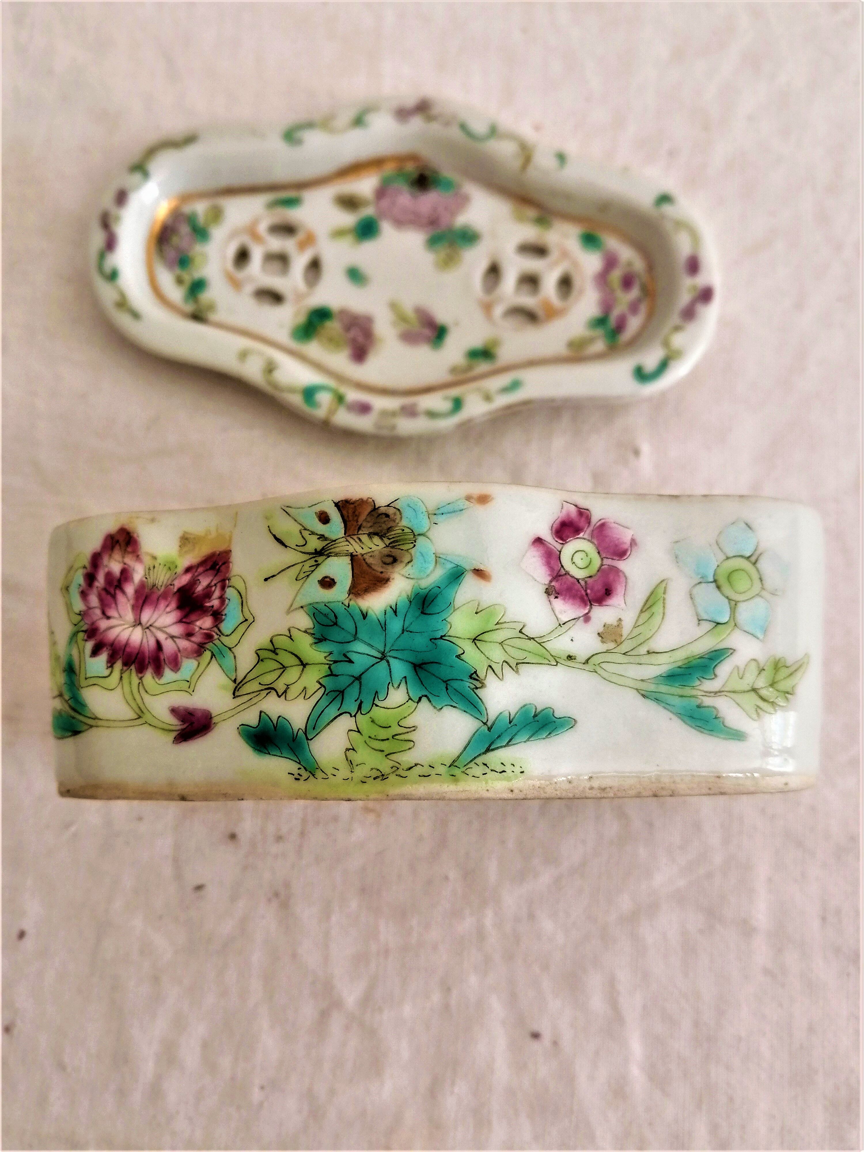 CHINESE PORCELAIN CRICKET BOX. LATE NINETEENTH
