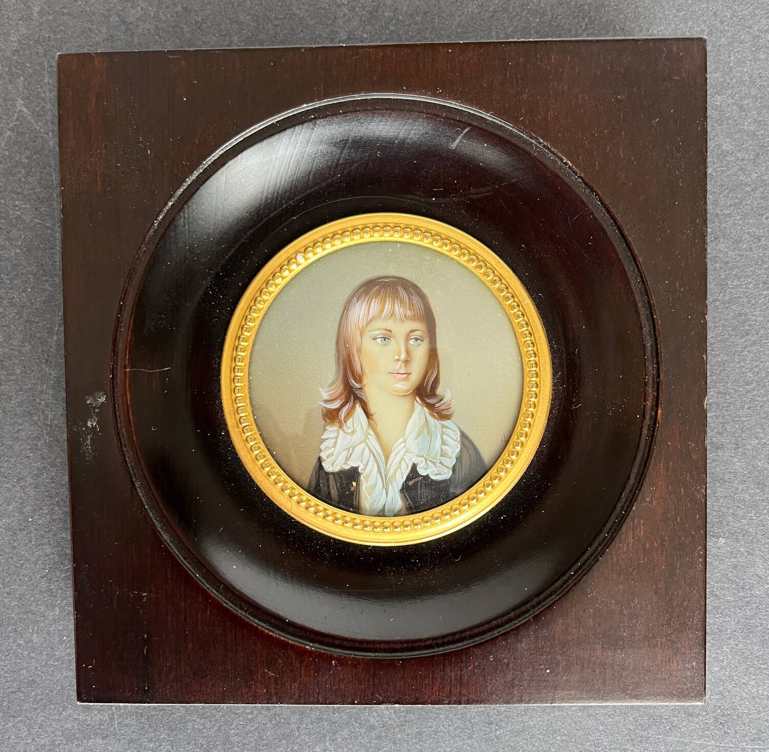 Miniature: portrait of a woman