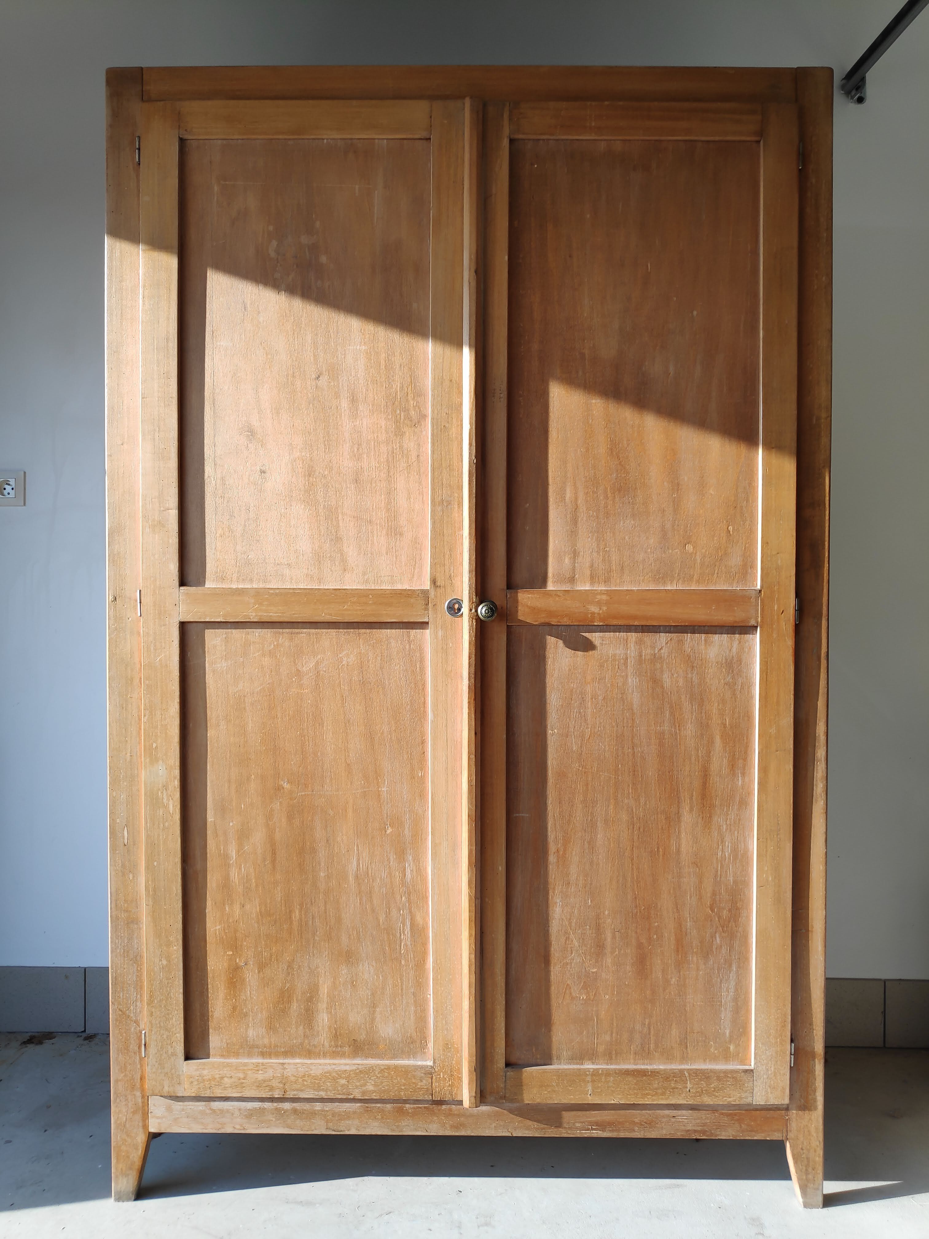 Cabinet Paris vintage wooden