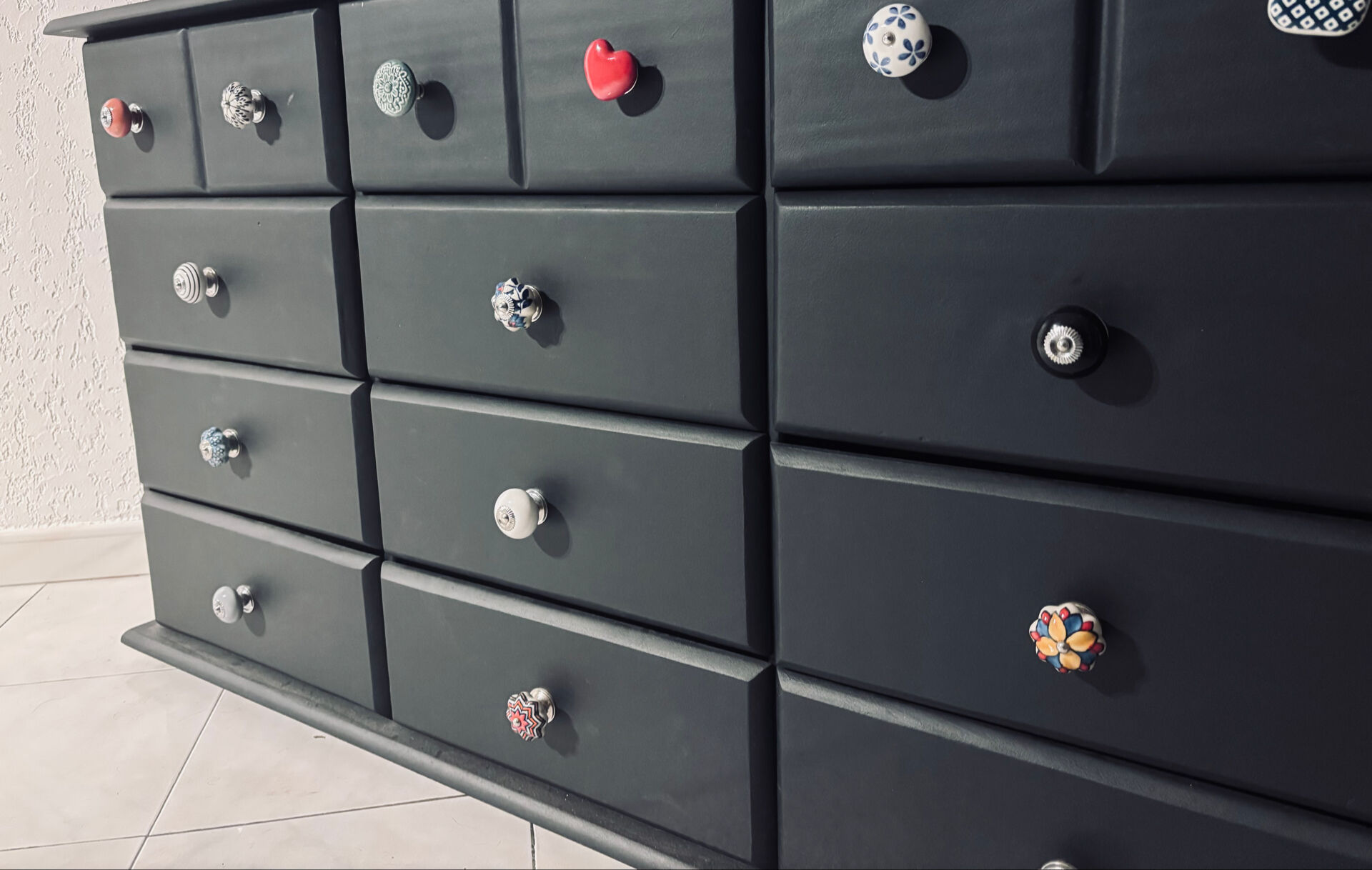 Buffet / commode completely revamped – unique piece – numerous drawers