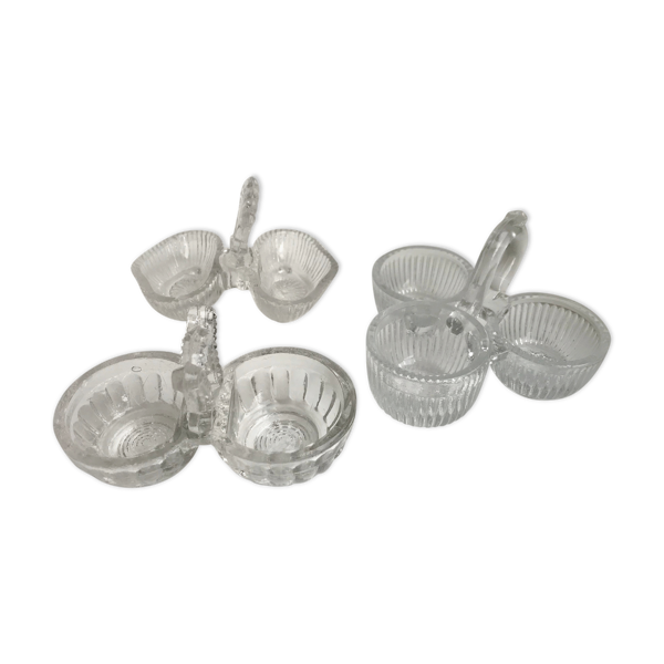 Trio de salières dépareillées en verre pressé moulé années 50