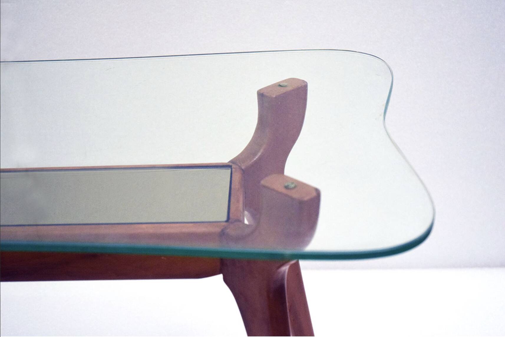 Wood and glass coffee table attributed to Ico Parisi, 1950s