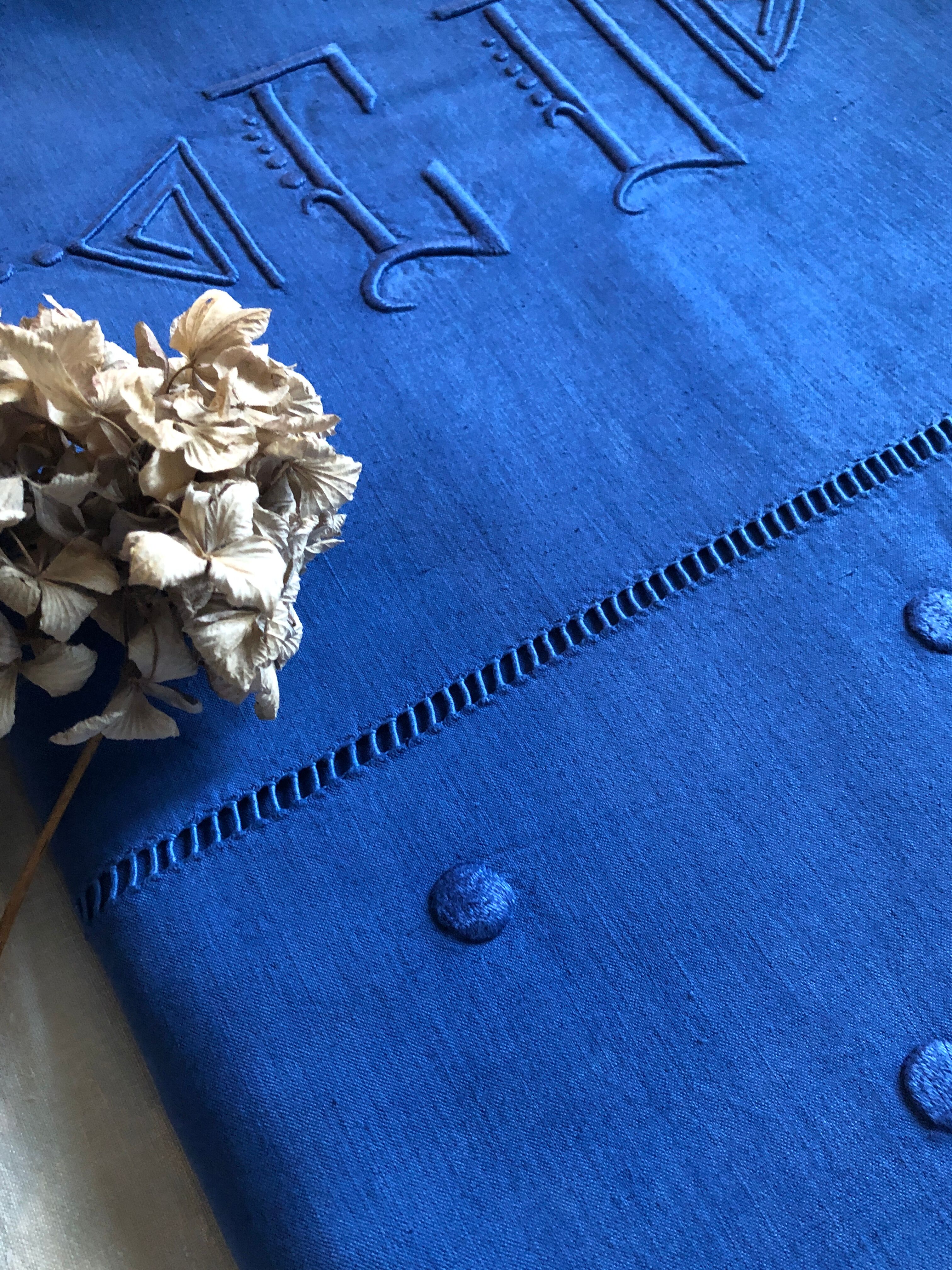 Vintage cloth in linen and cotton dyed in Mediterranean blue