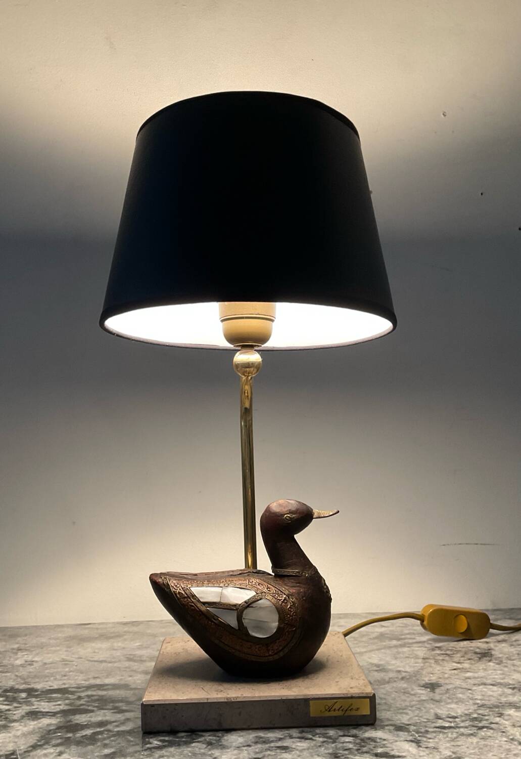 Artifex lamp with cloisonné wooden birds and travertine from the 1960s-70s.