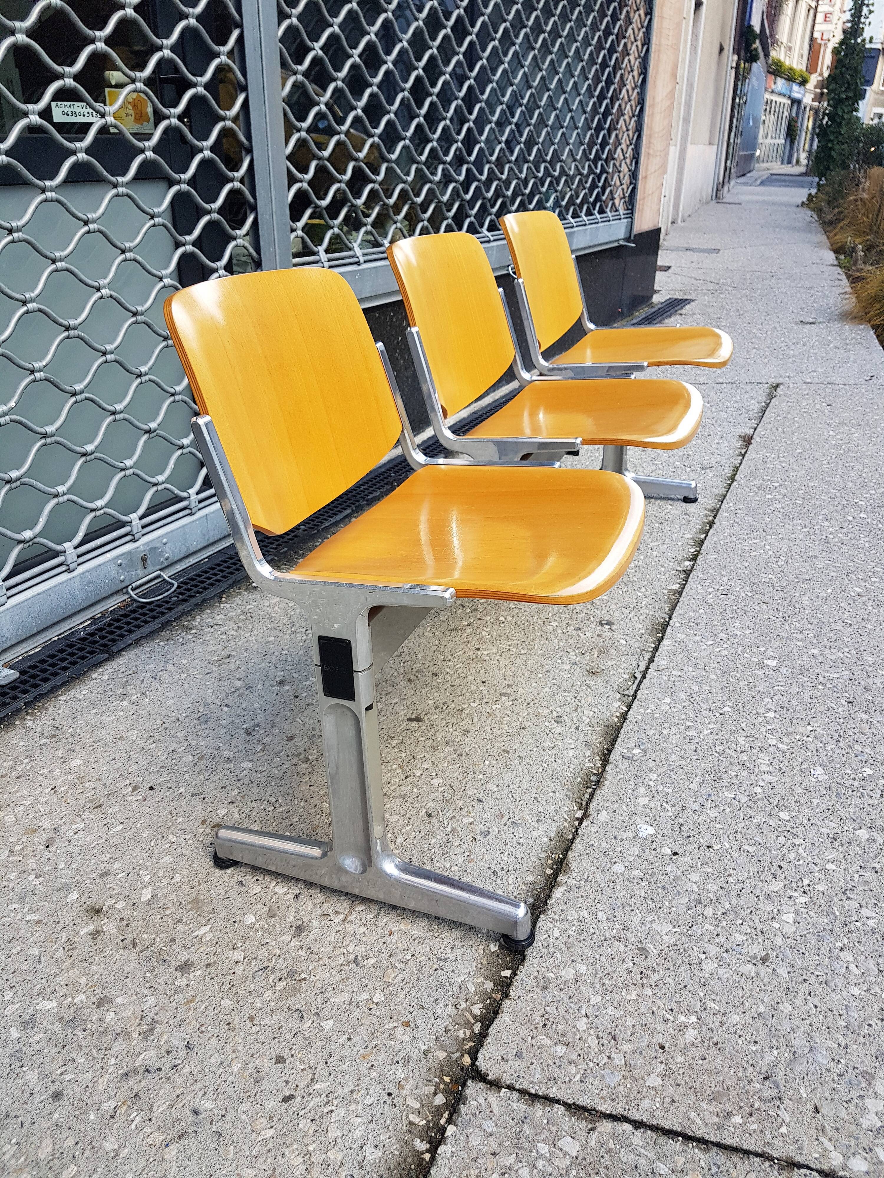 Bench seat by Giancarlo Piretti Castelli 70 edition