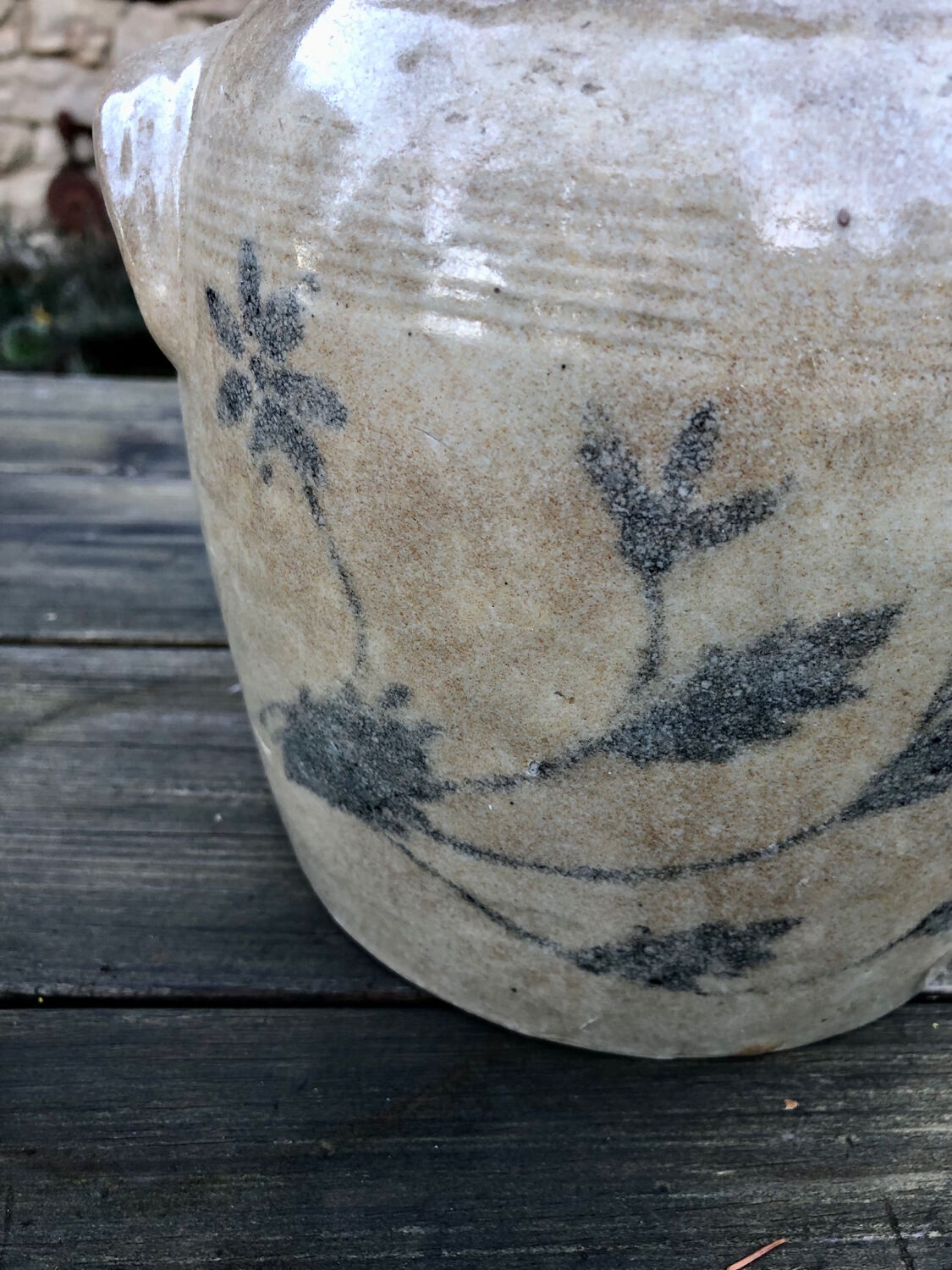 Glazed stoneware pot