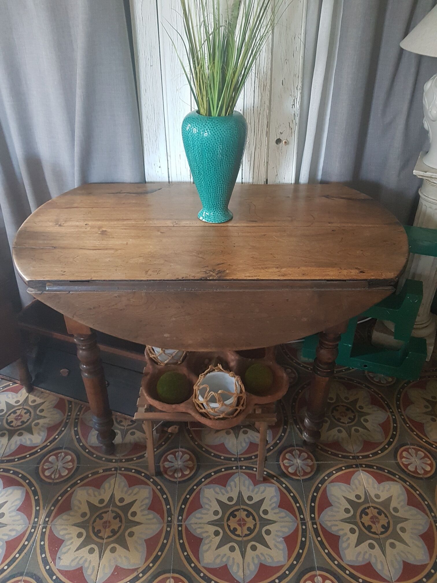 Table with flaps shutters extensions wood round oval 1900